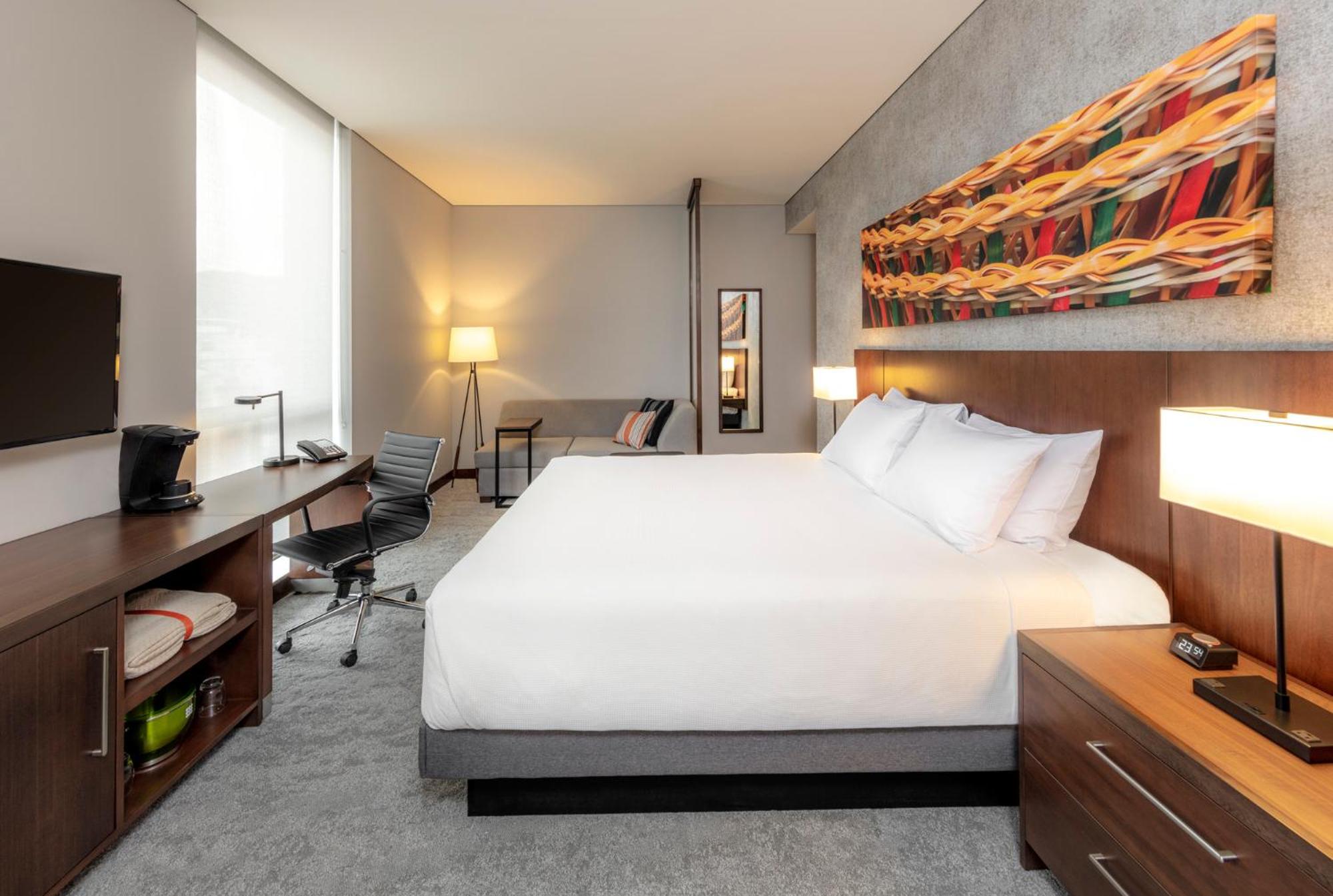 King Room with Sofa Bed - High Floor - Photo 1
