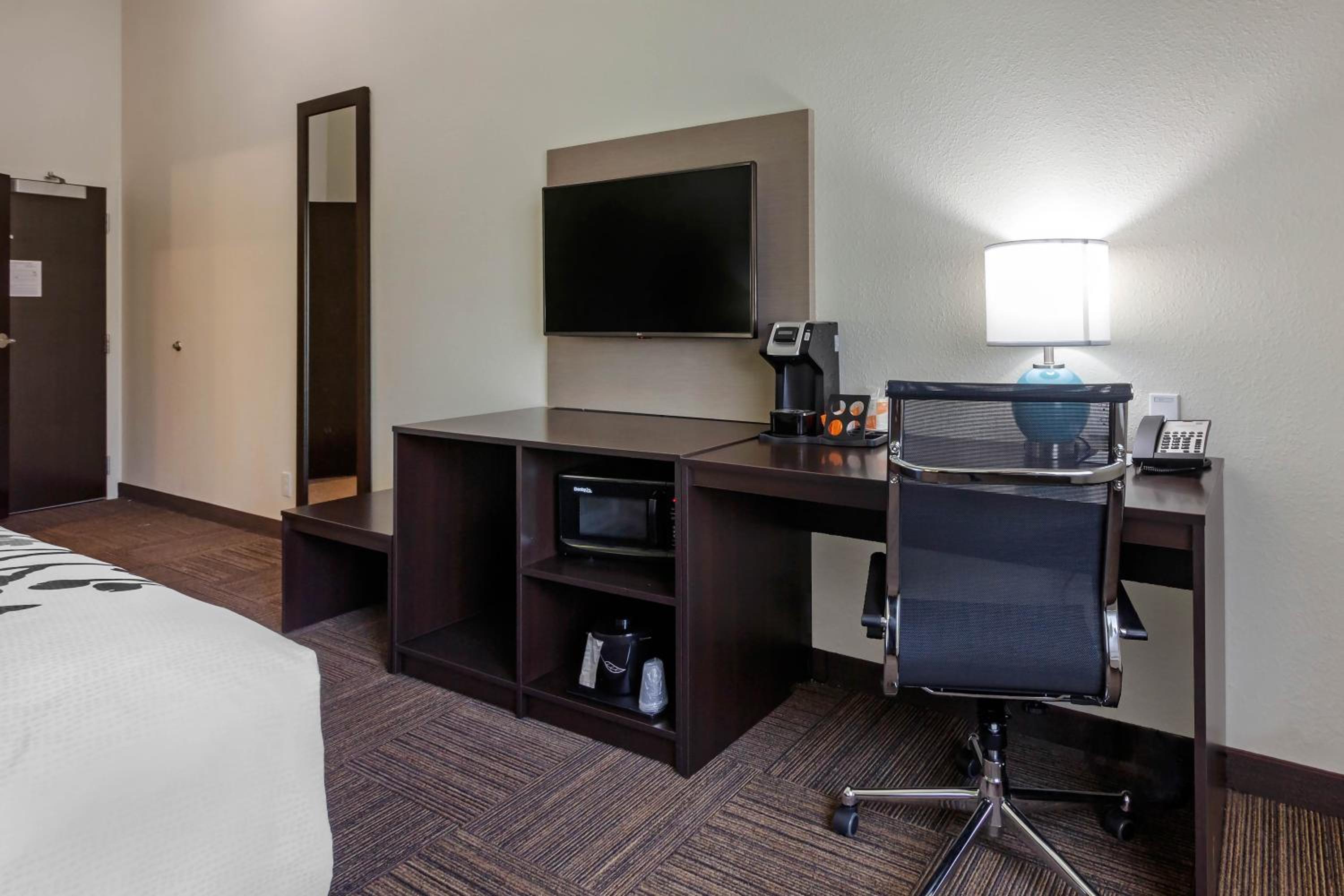 King Room - Accessible/Non-Smoking - Photo 1