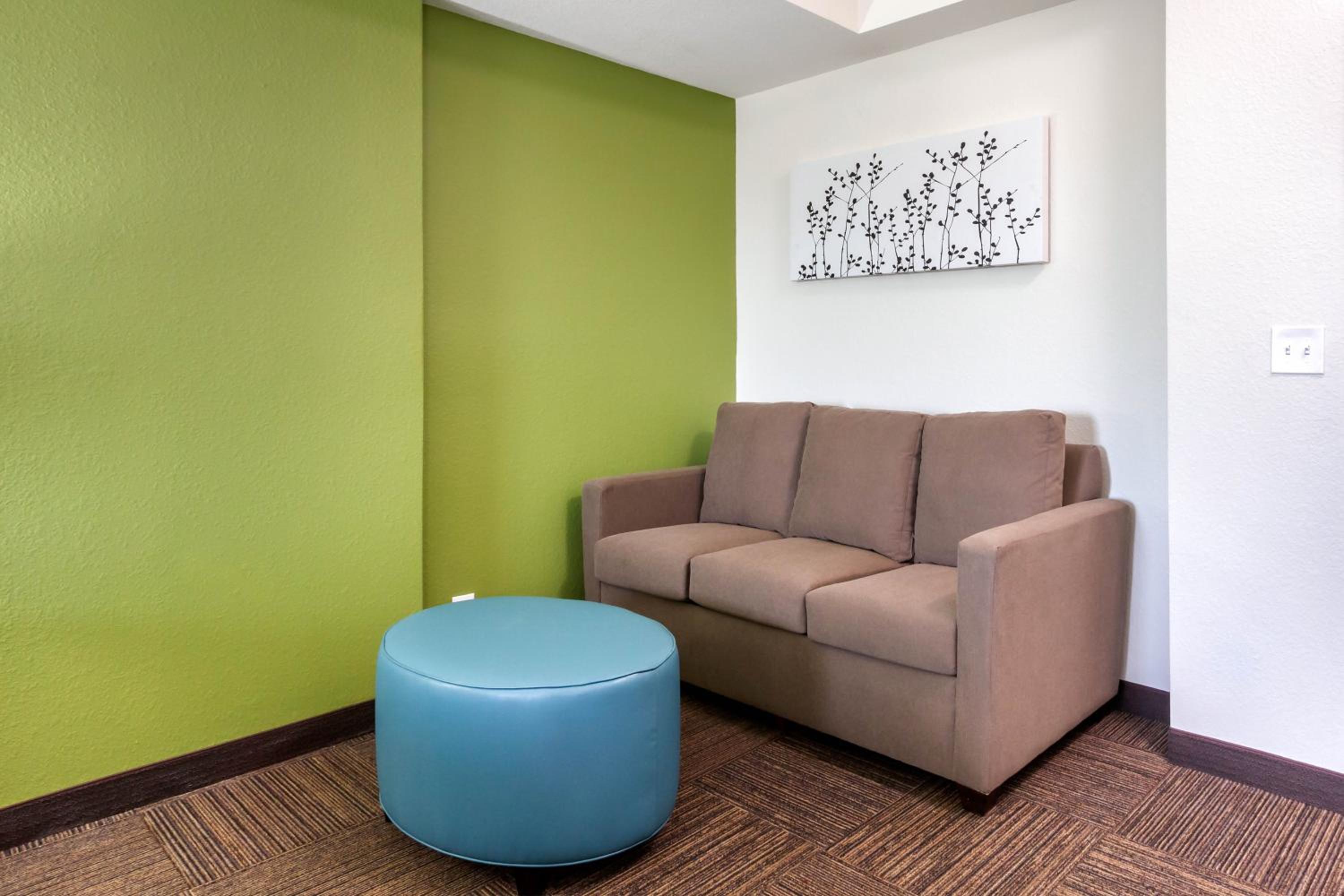 King Suite - Accessible/Non-Smoking - Photo 1