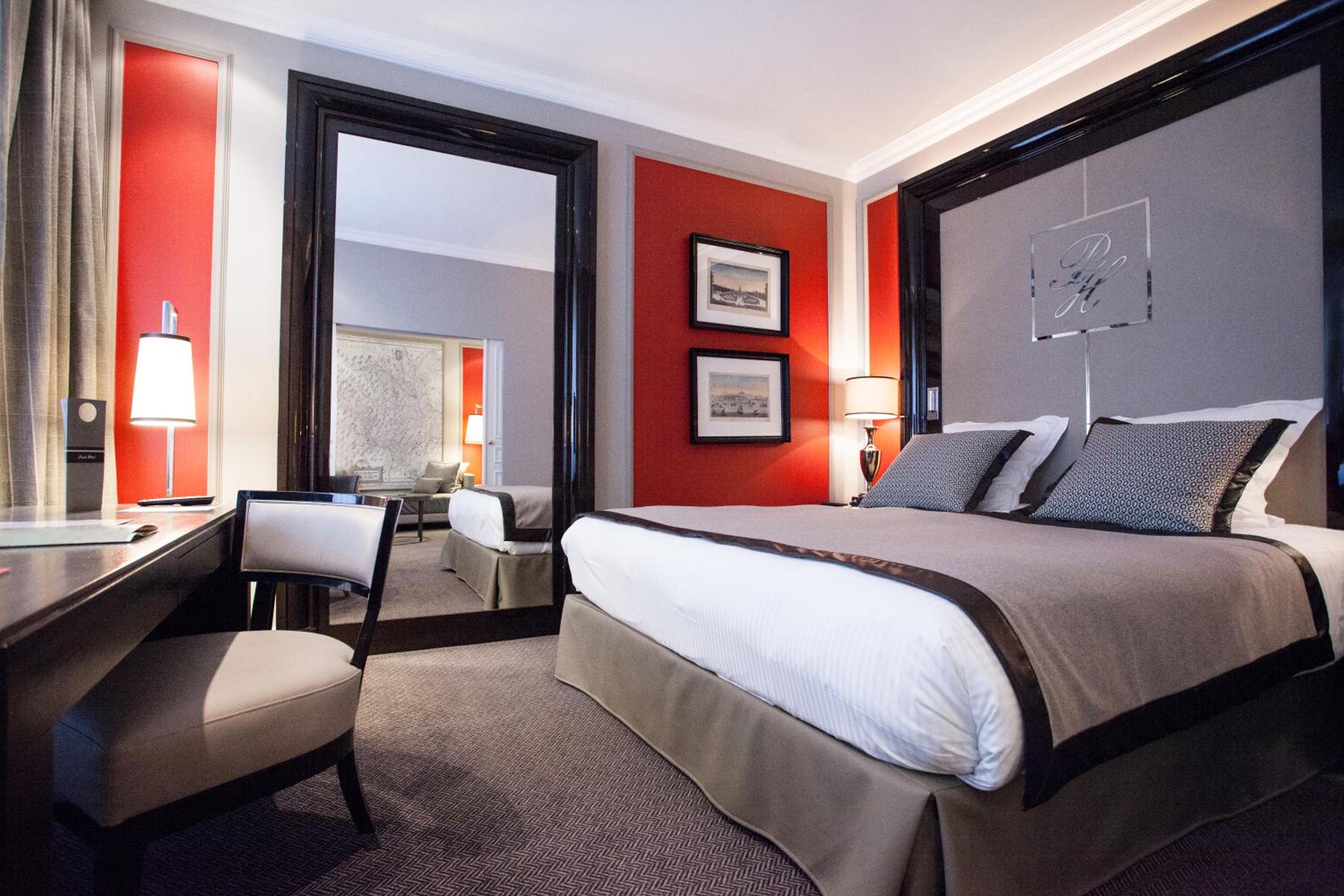 Suite with Courtyard View - Photo 3