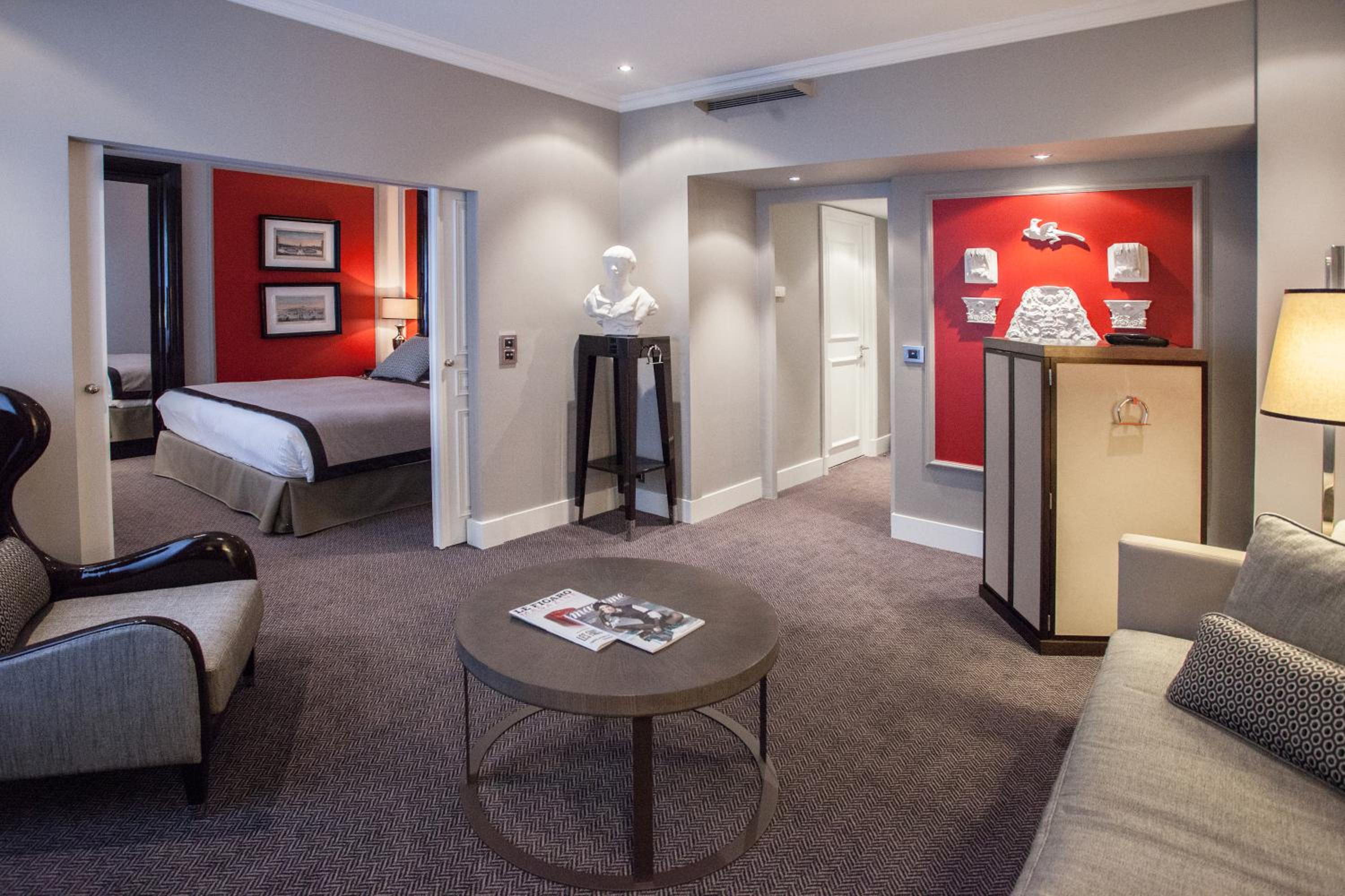 Suite with Courtyard View - Photo 1
