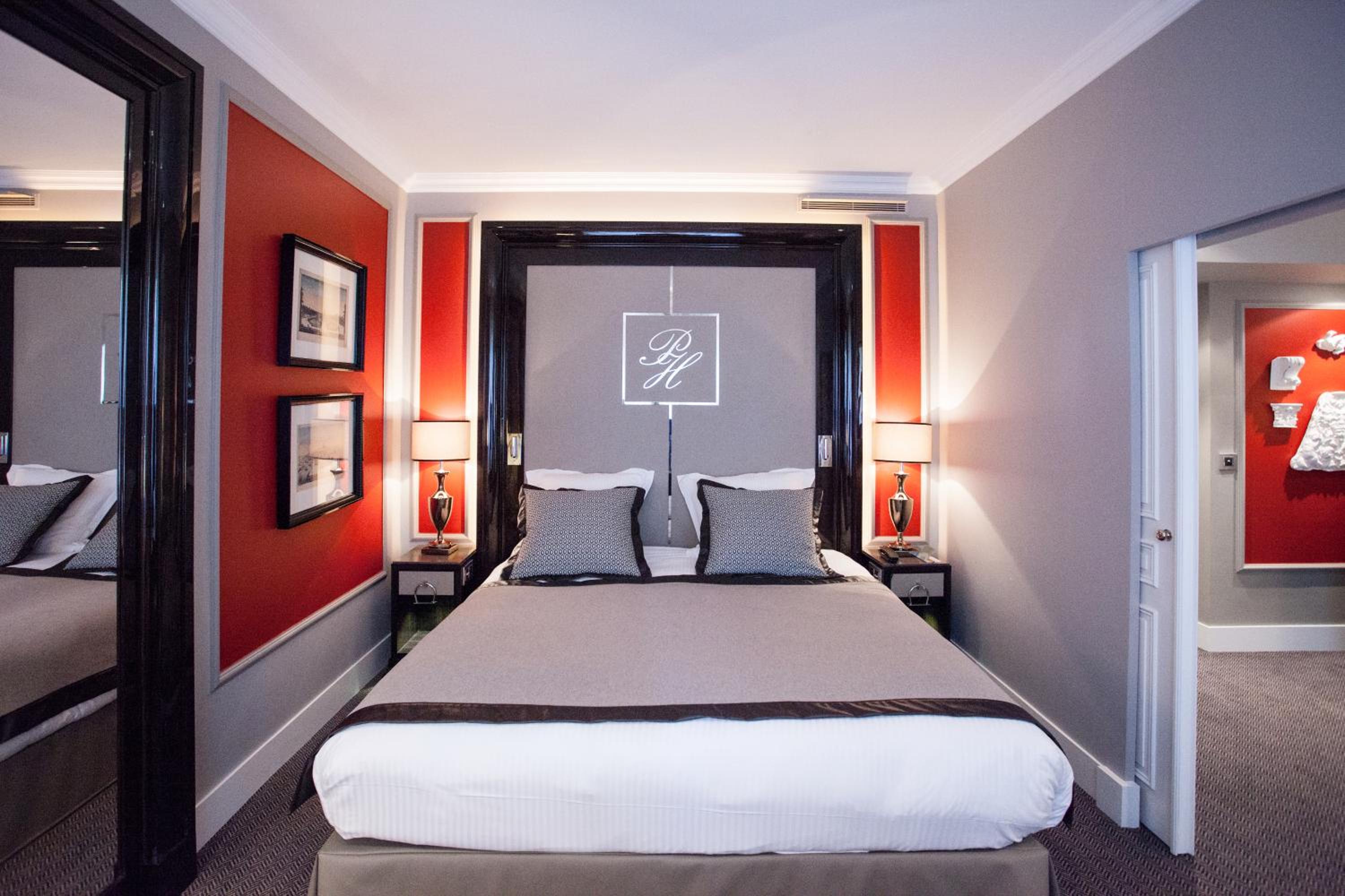 Suite with Courtyard View - Photo 2