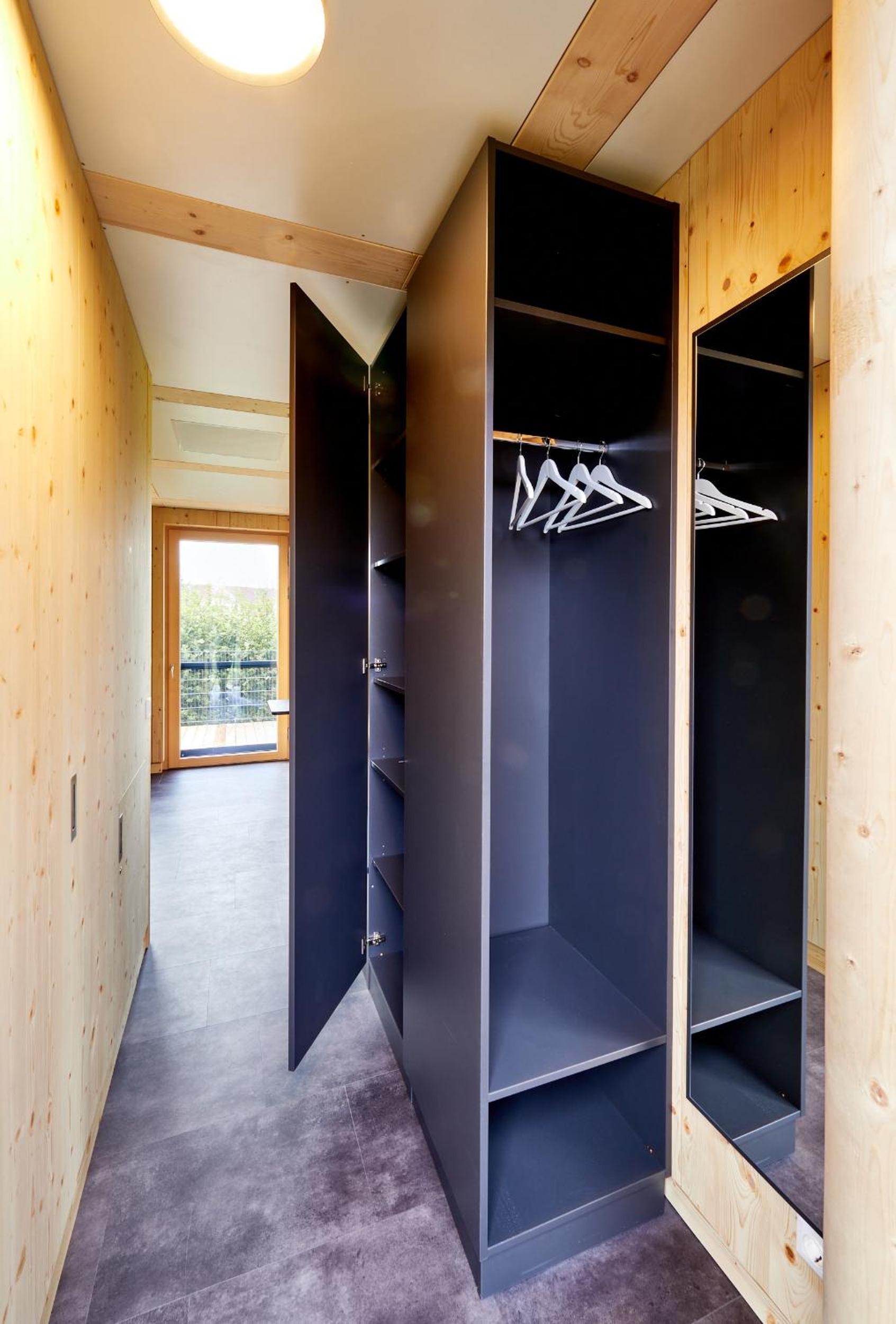 One-Bedroom Apartment - Photo 10