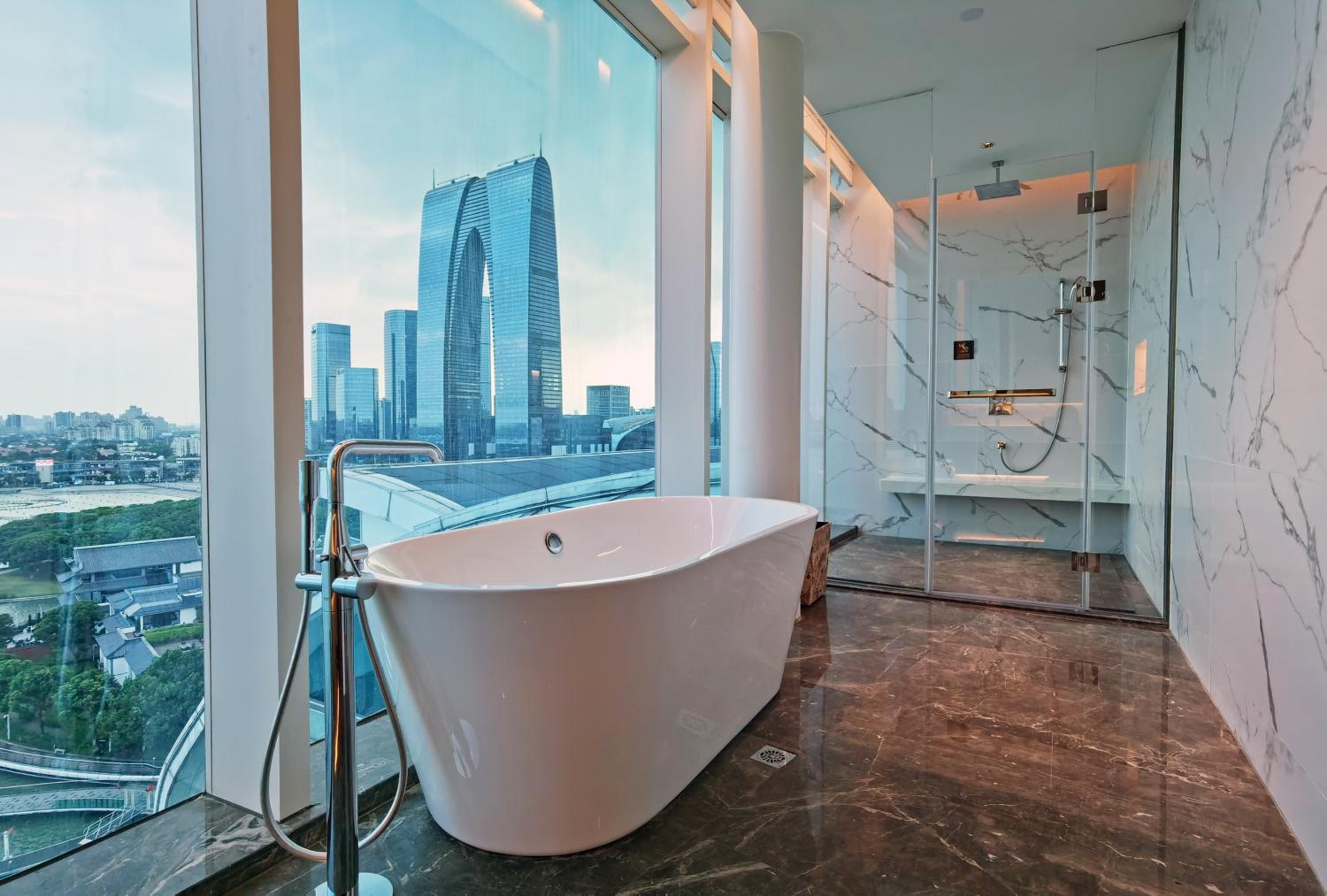 King Suite - High Floor and Lounge Access