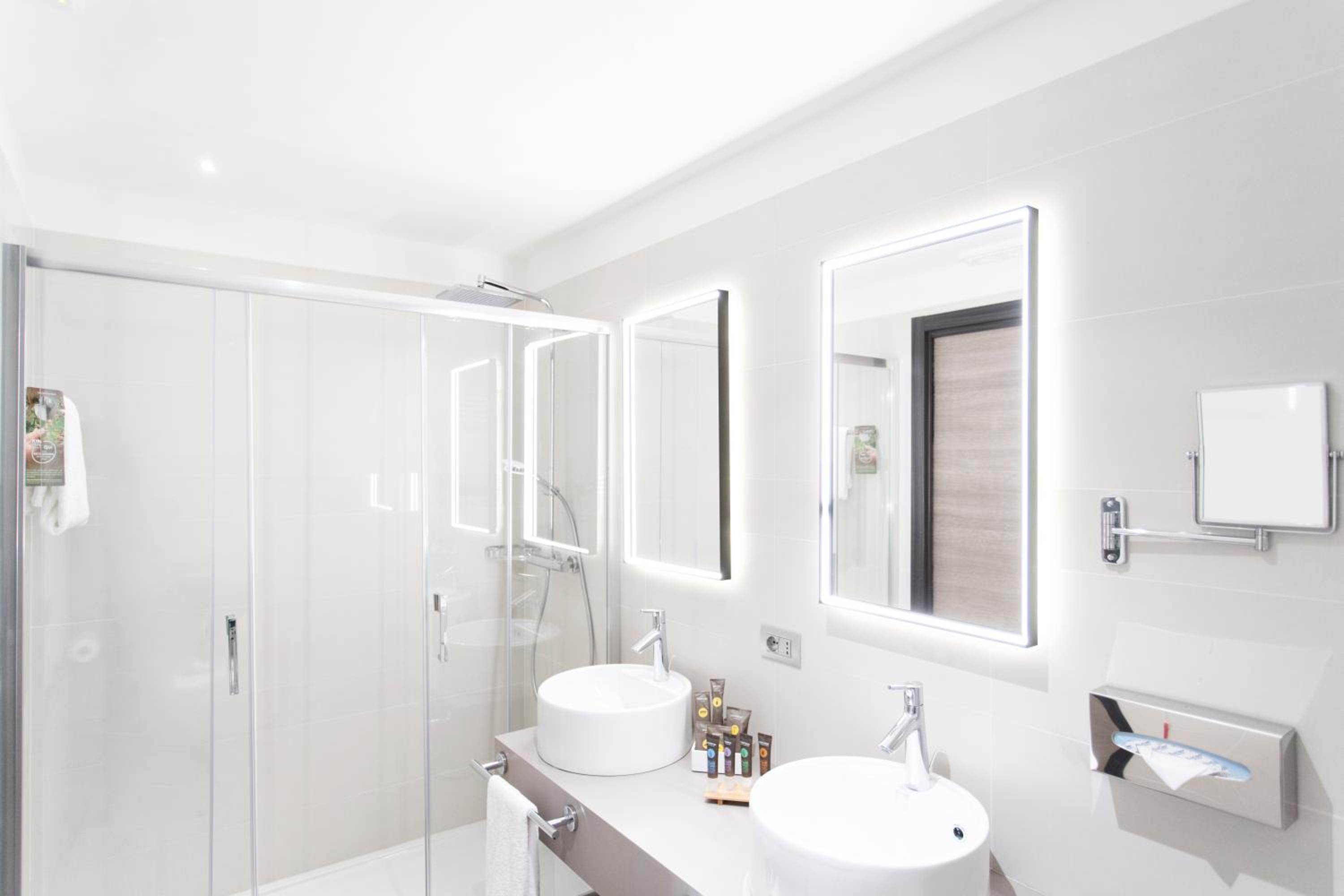 Junior Suite - Photo 13