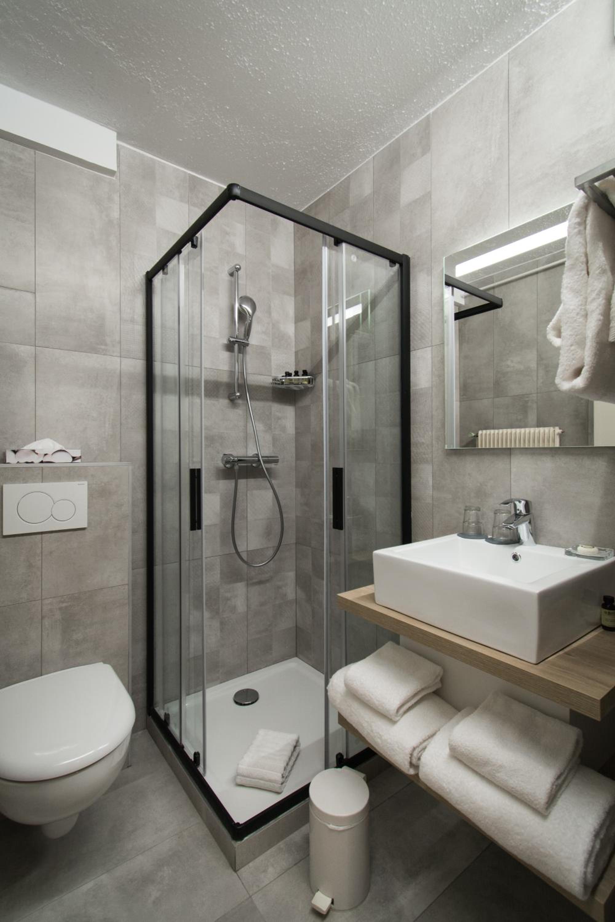 Standard Double Room - Photo 2