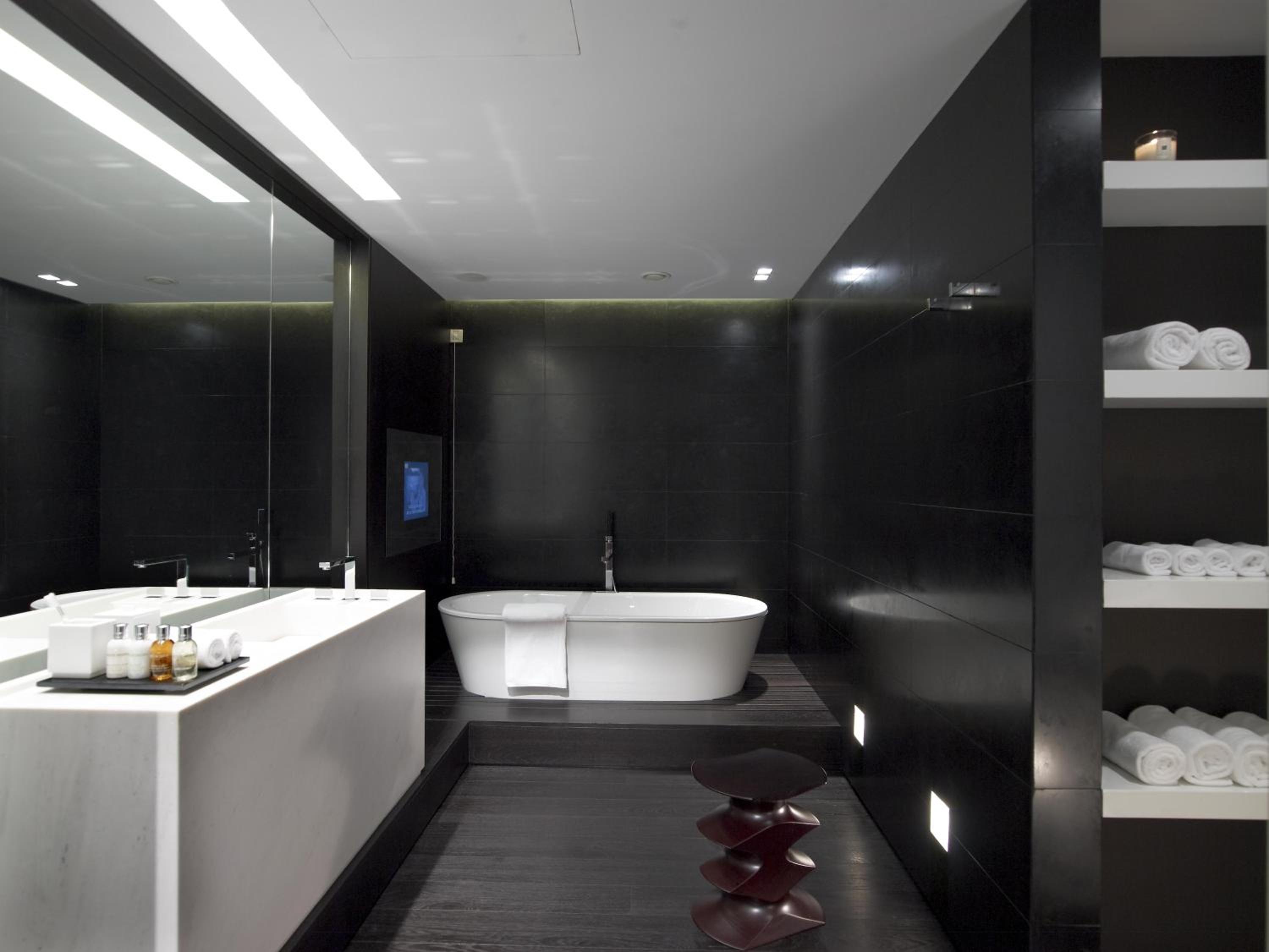 The Met Suite - Photo 2
