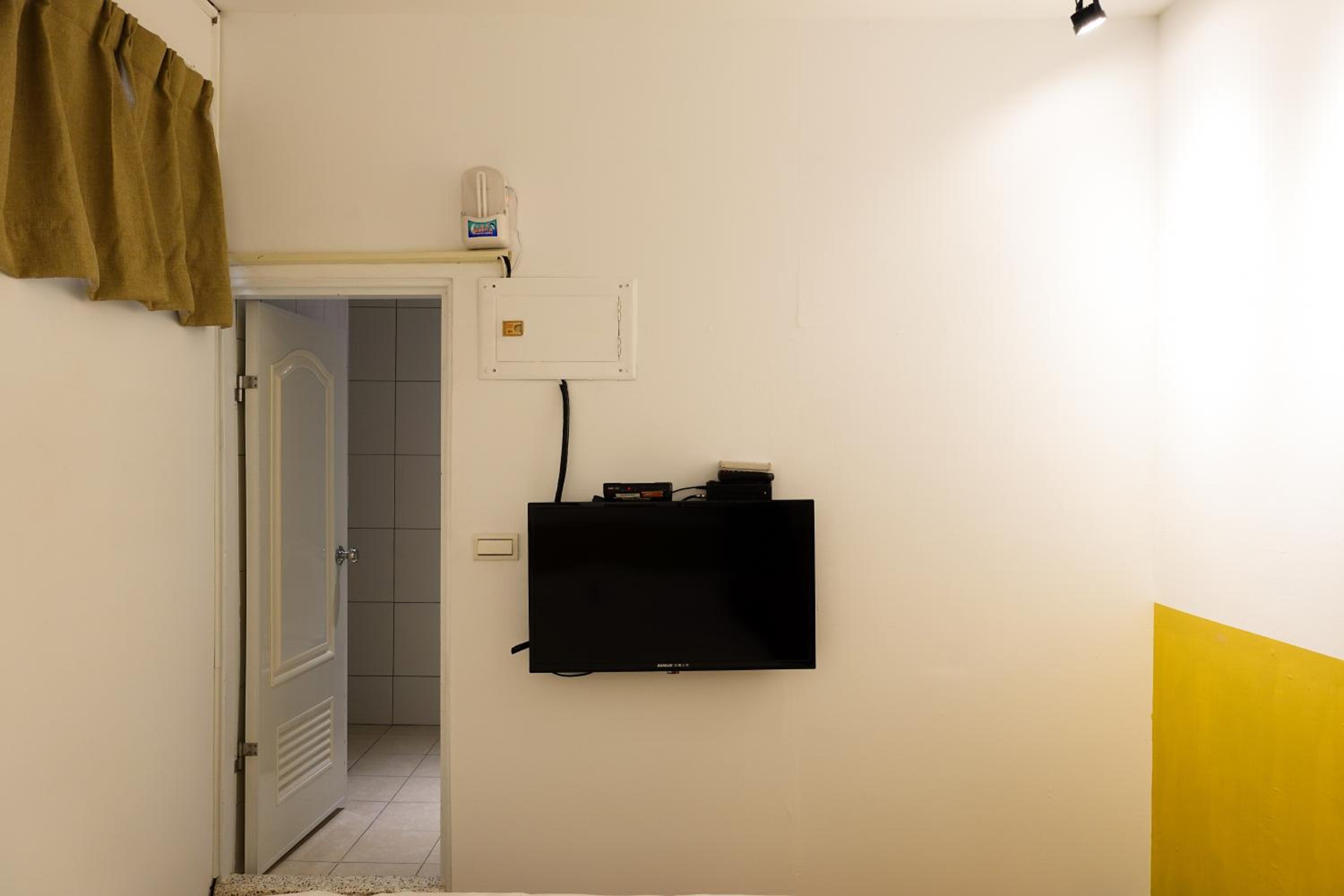 Standard Double Room - Photo 2