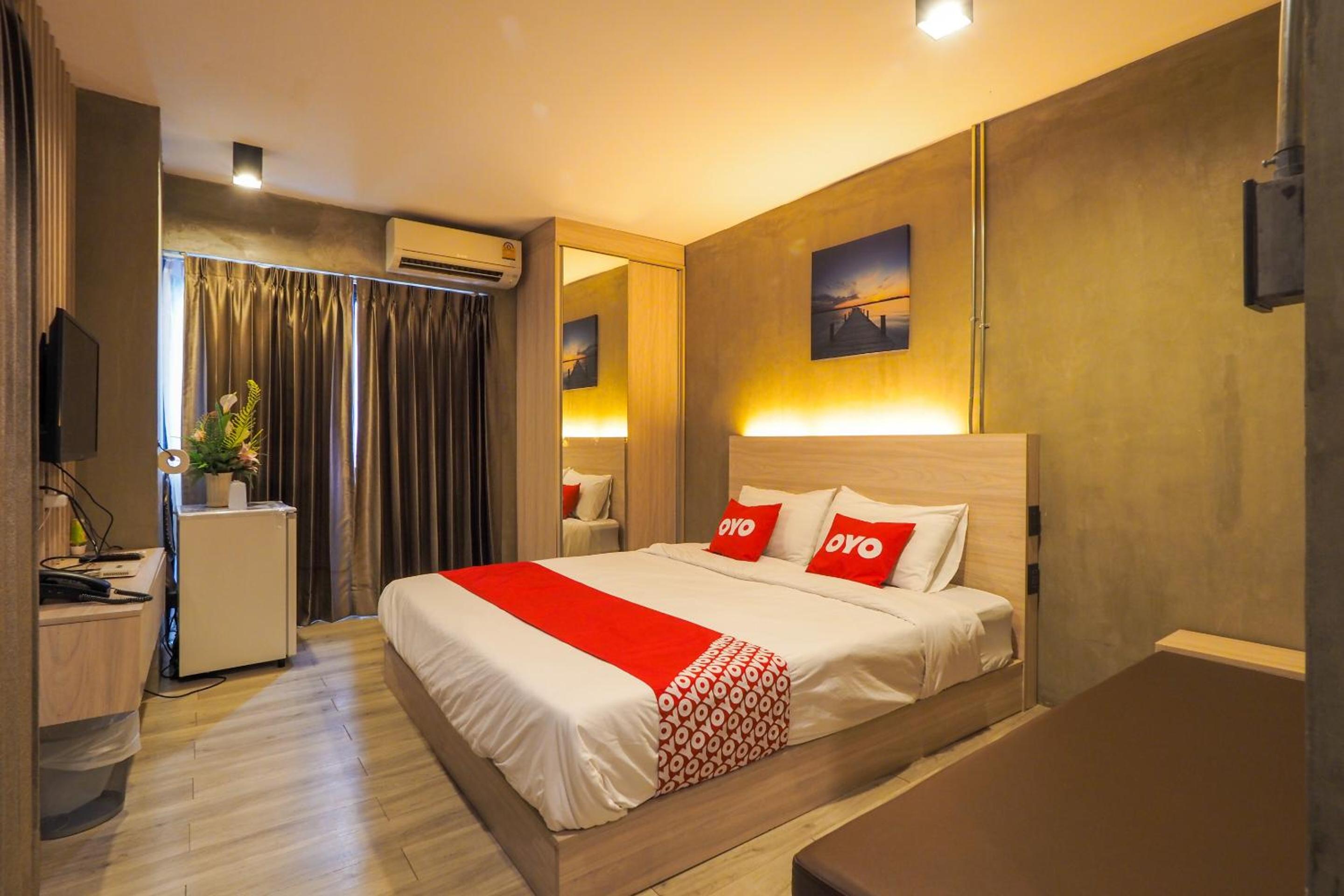 Deluxe King Room