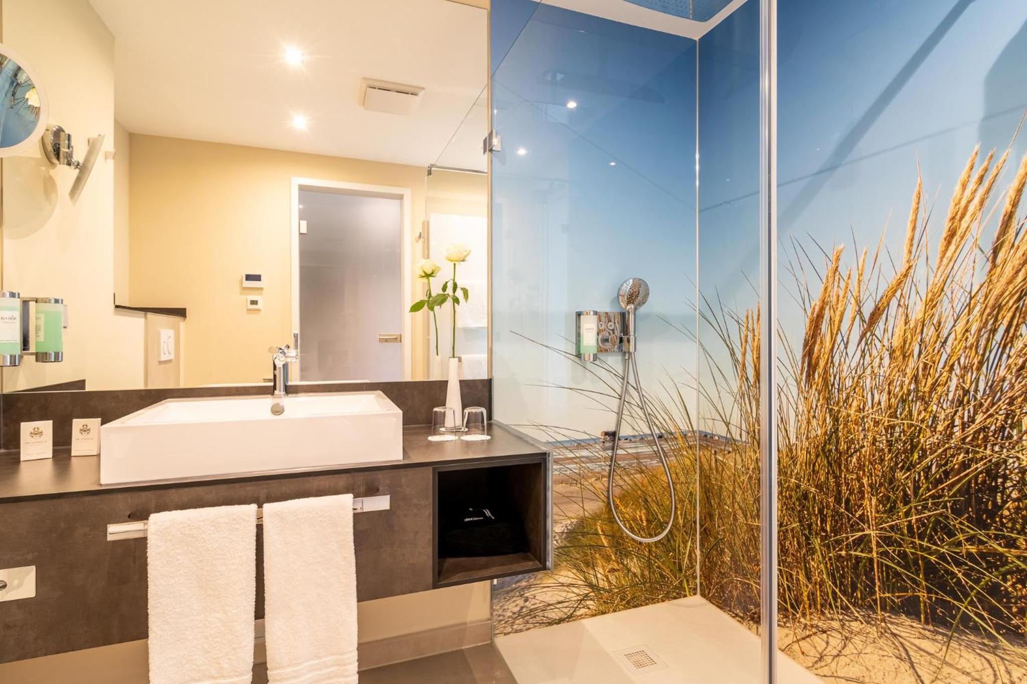 Deluxe Double Room with Balcony and Sea View - Photo 4