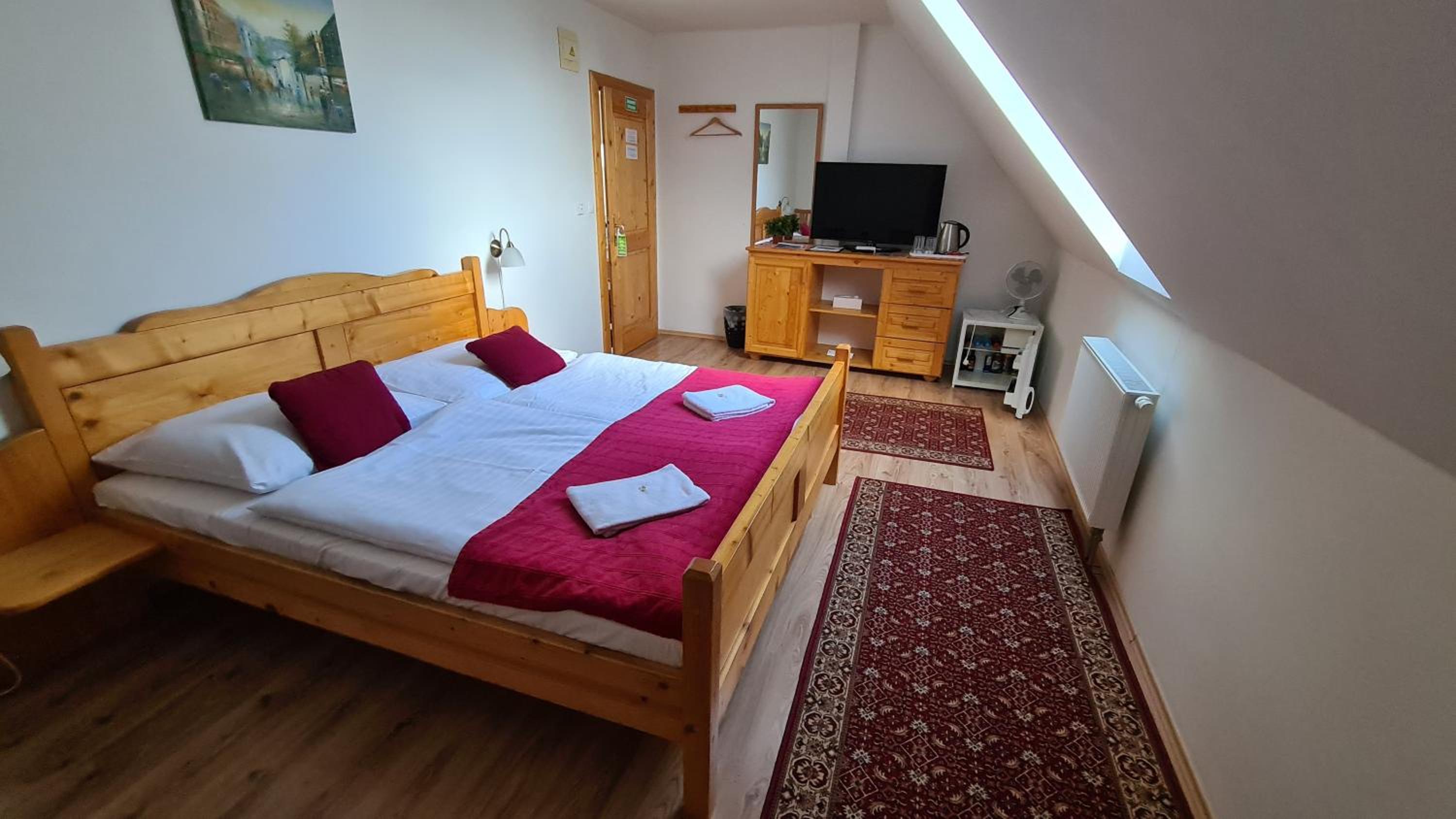 Standard Double Room - Photo 27