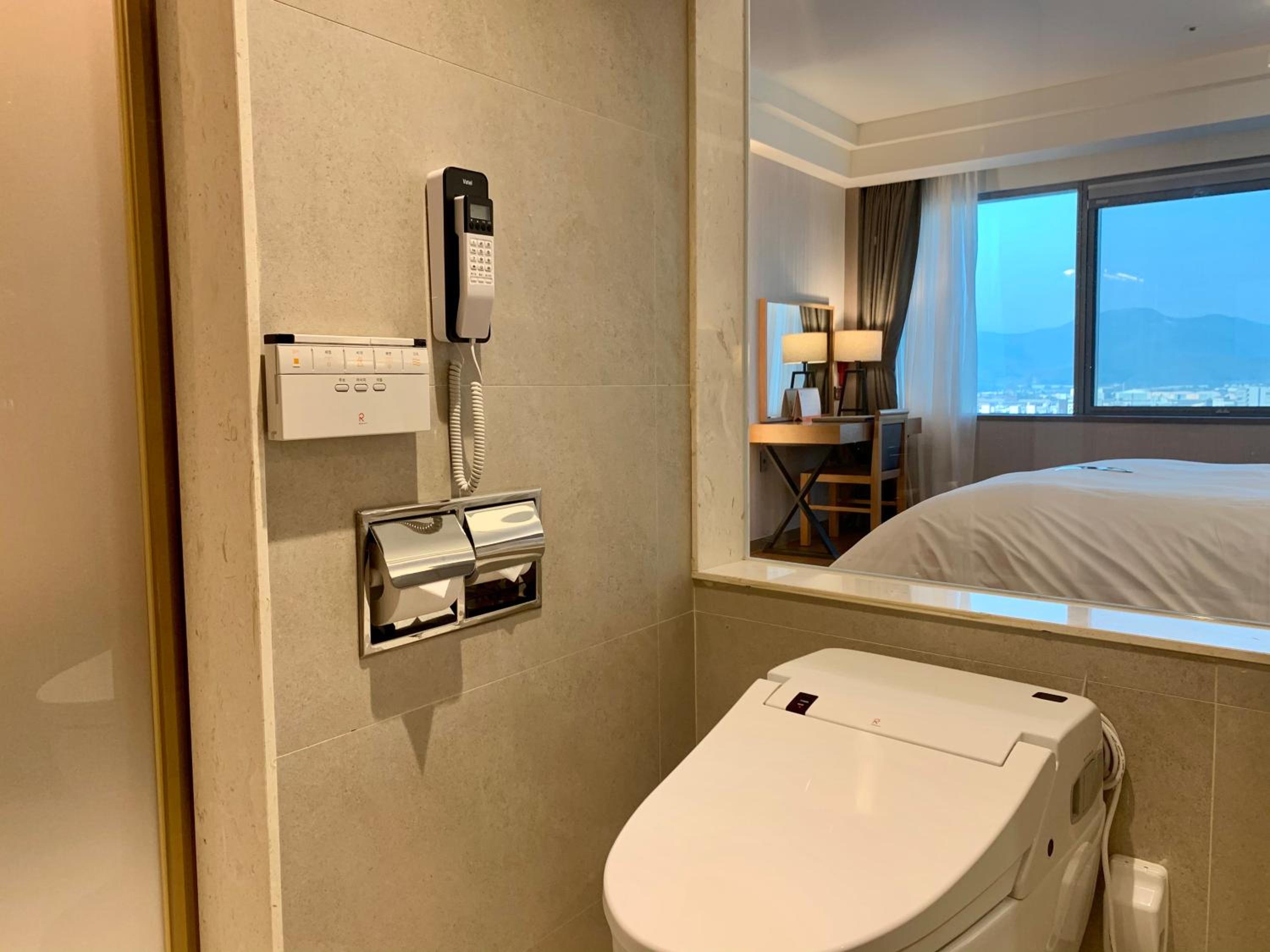 Inter Deluxe Twin Room - Photo 5