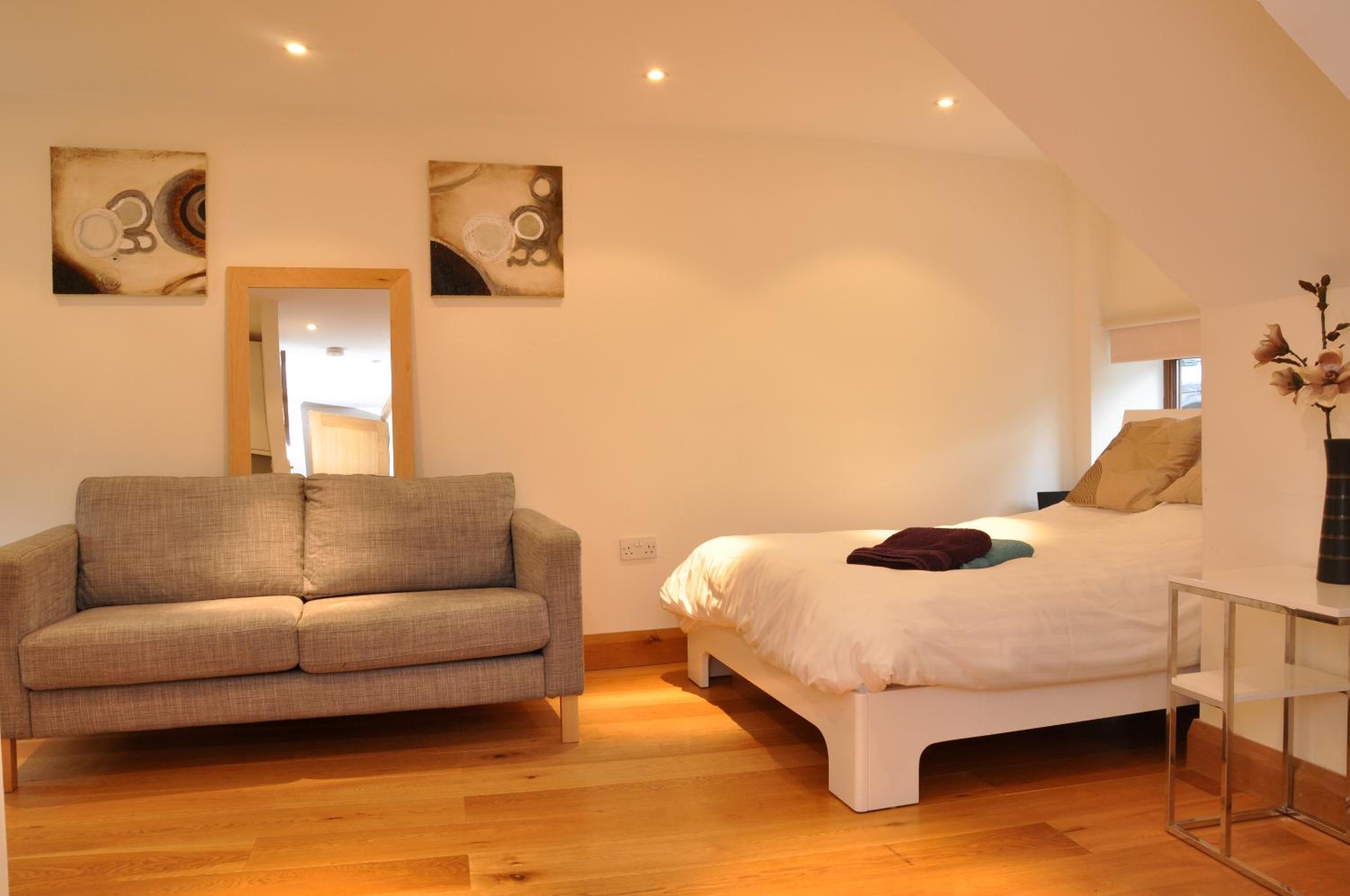 Studio Apartment photo 3
