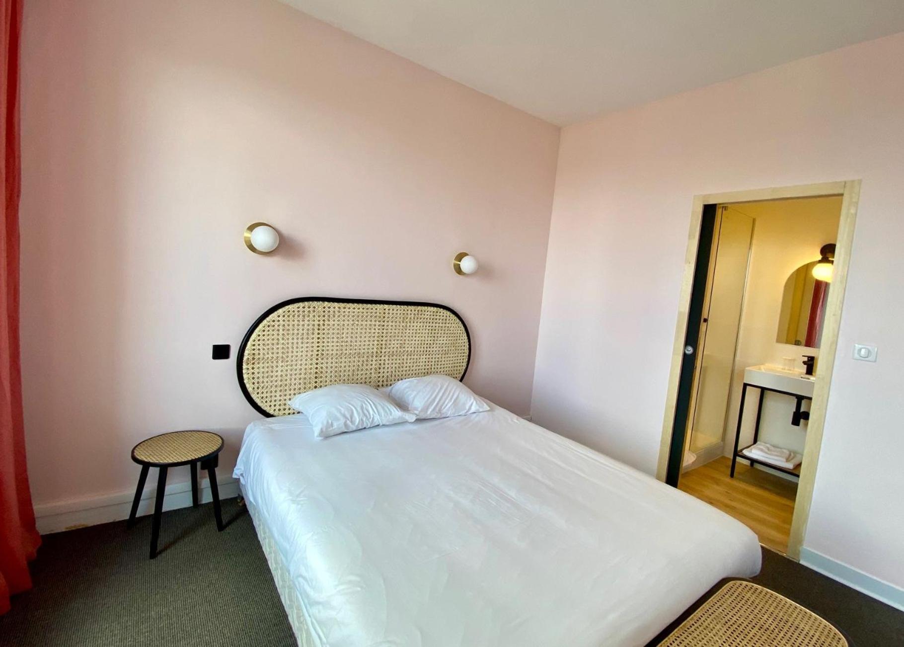 Double Room - Photo 21
