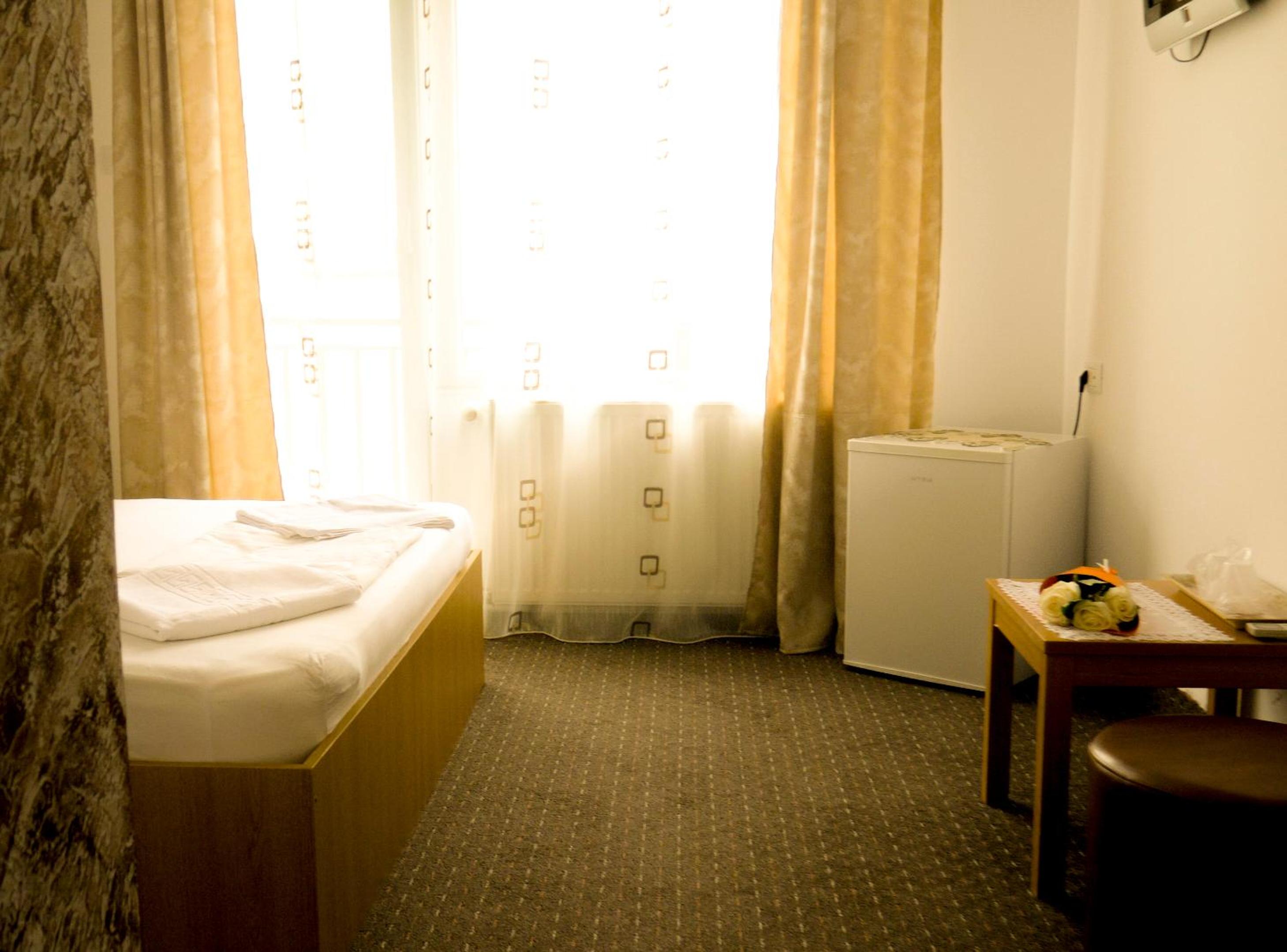 Deluxe Double or Twin Room - Photo 2