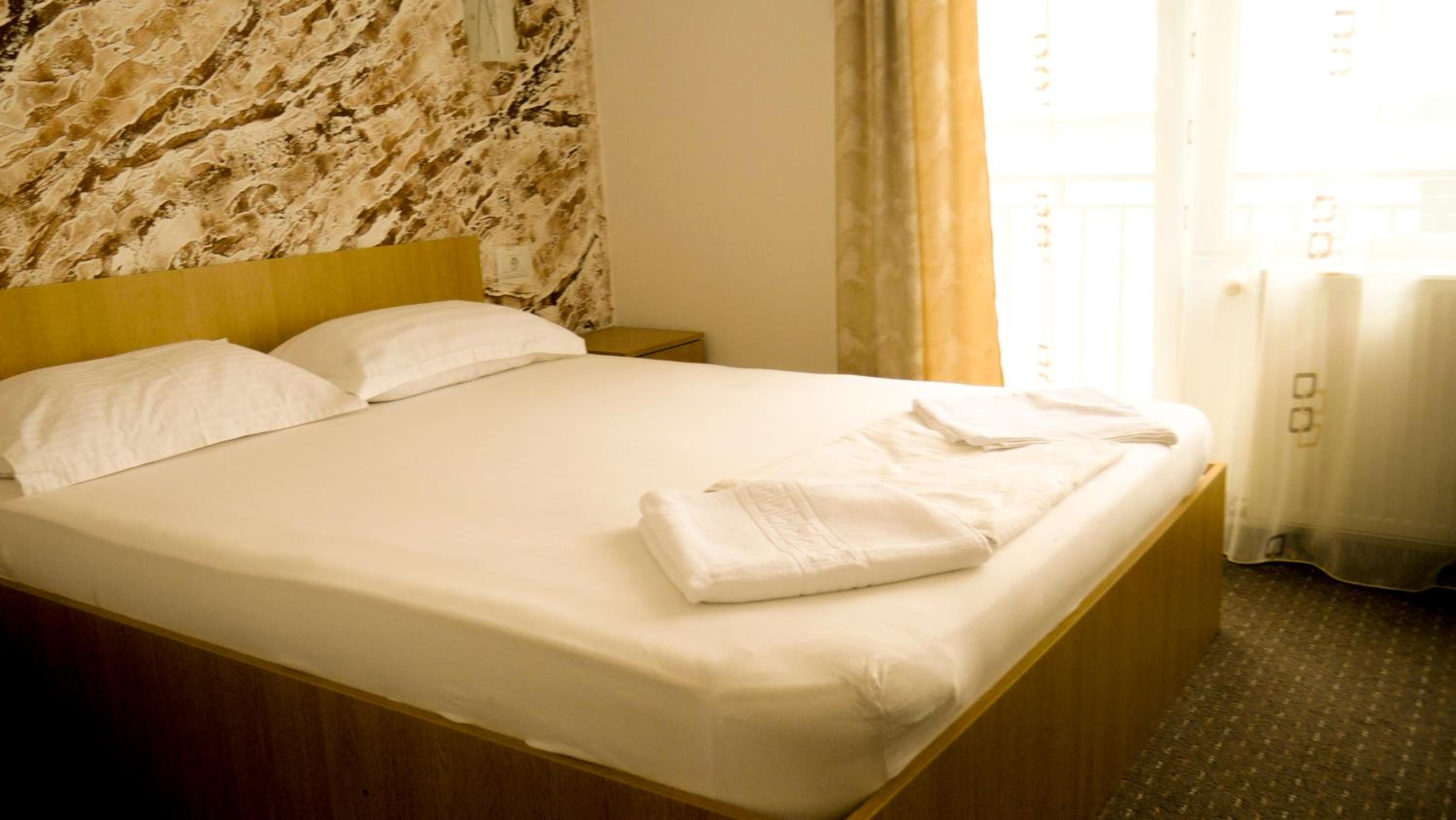 Deluxe Double or Twin Room - Photo 1