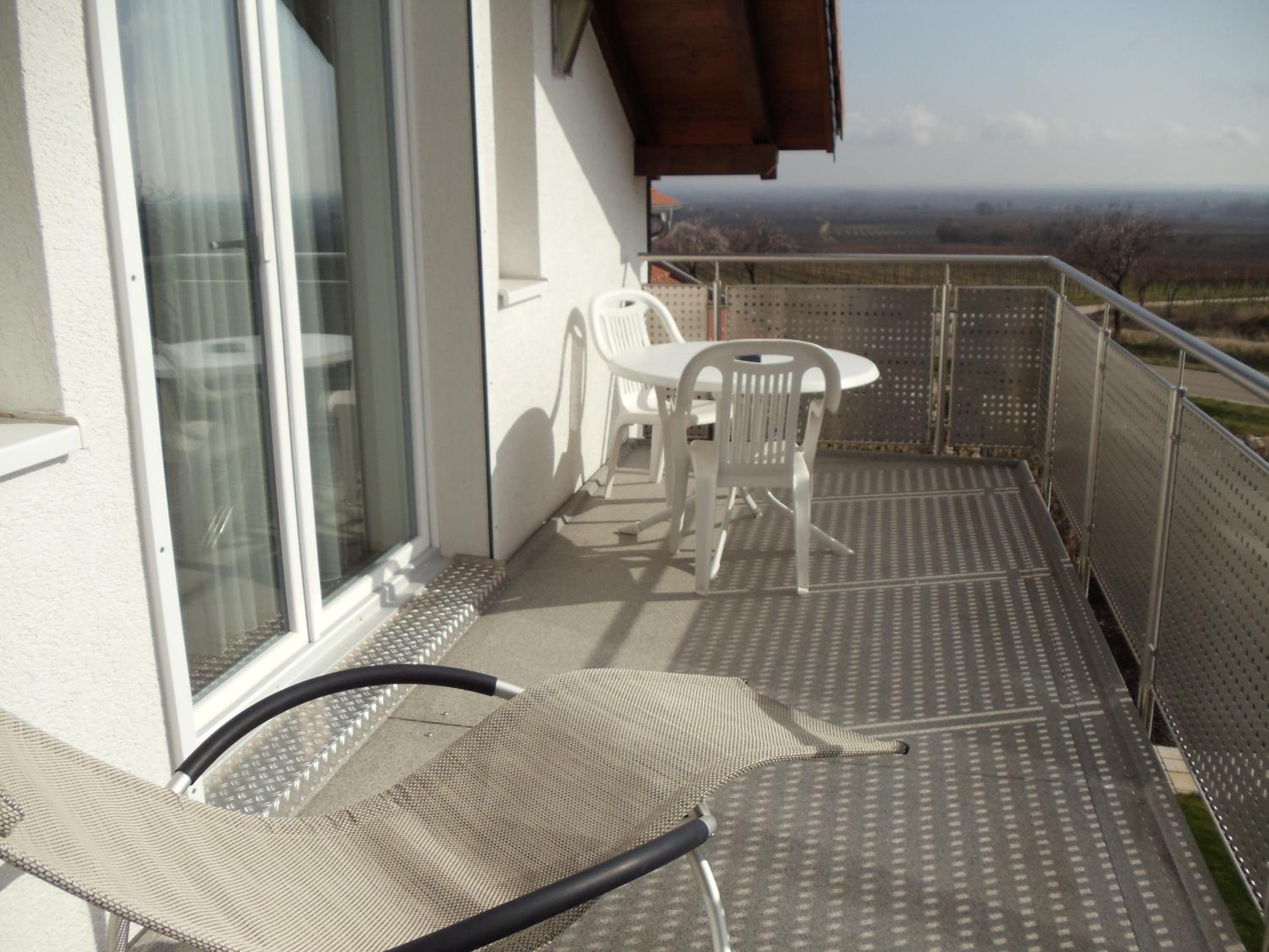 Deluxe Double Room with Balcony photo 3