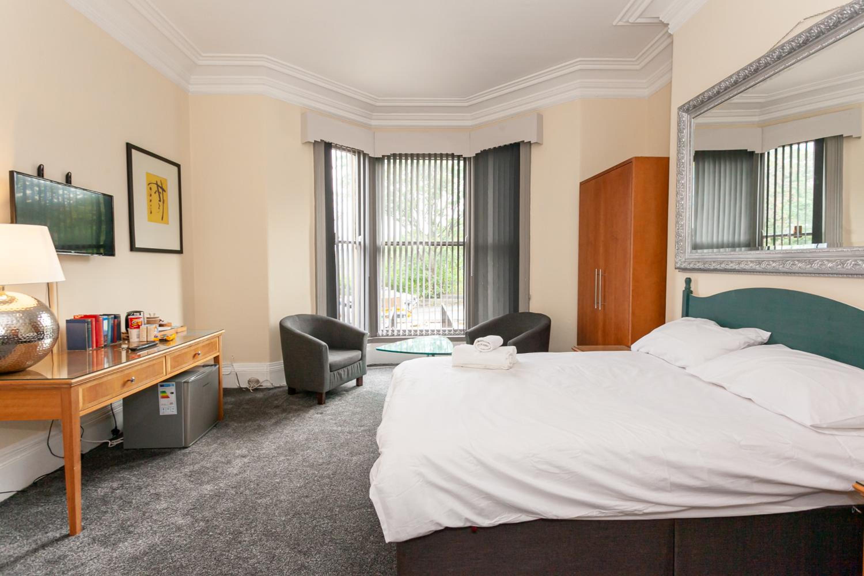 Deluxe Double Room with Shower photo 3