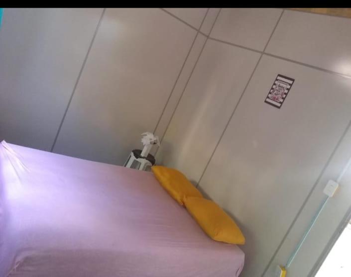 Large Twin Room - Photo 11