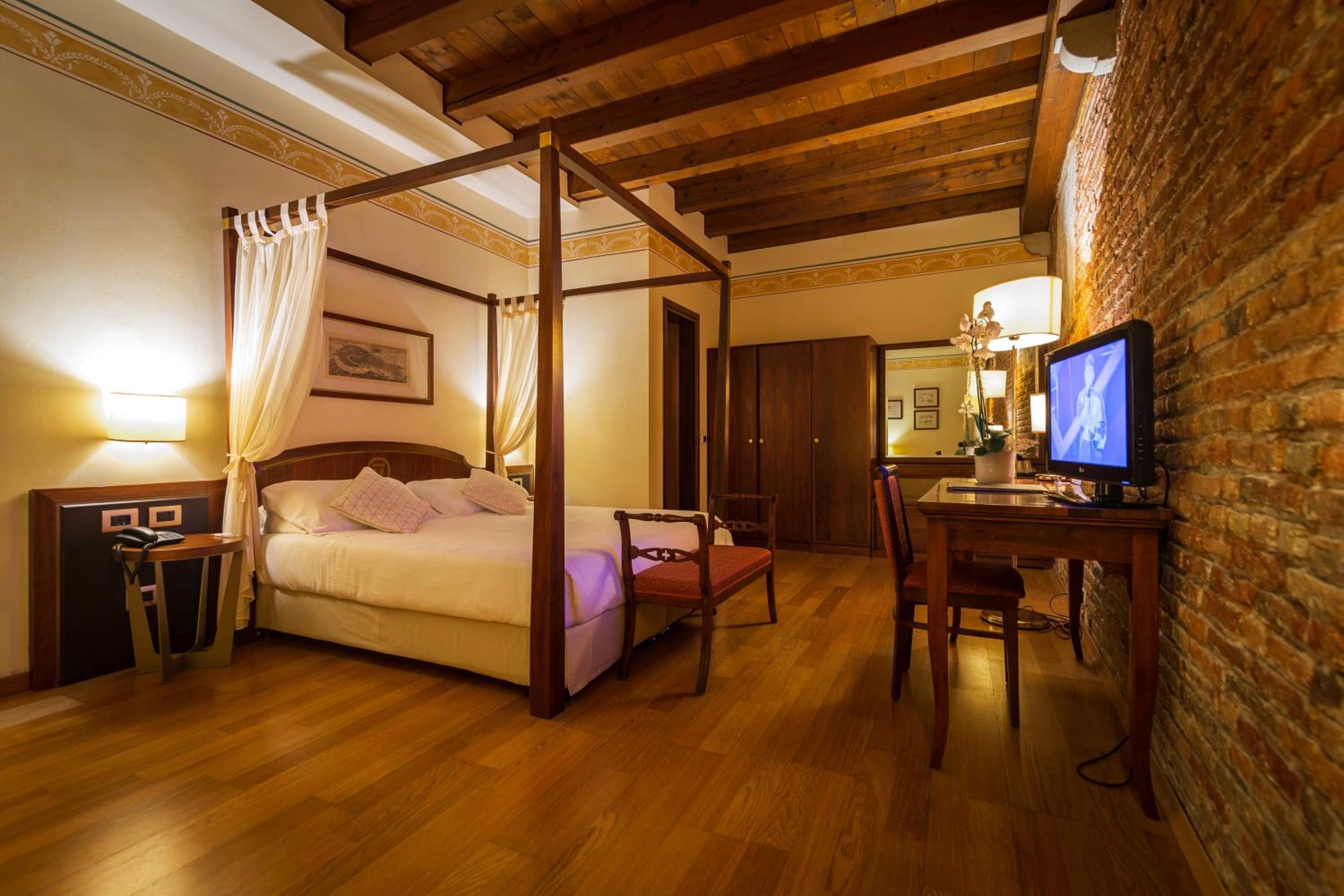 Junior Suite thumbnail 5
