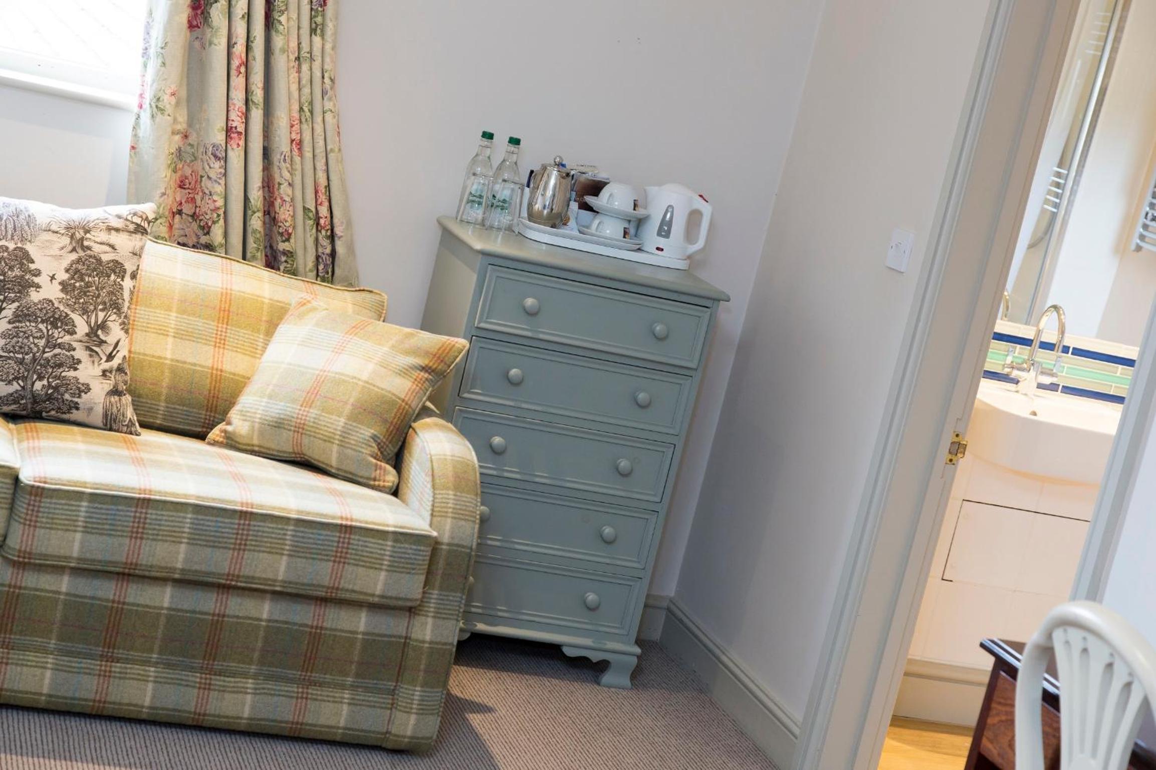 Double Luxury Ensuite photo 3