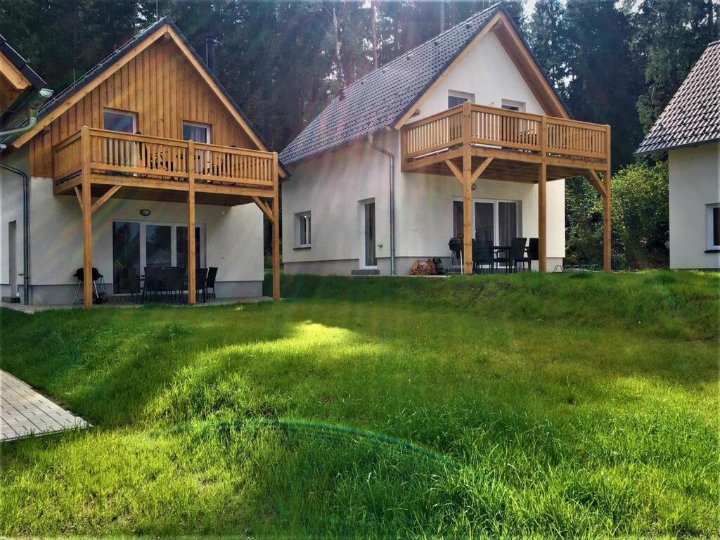 Three-Bedroom House photo 2