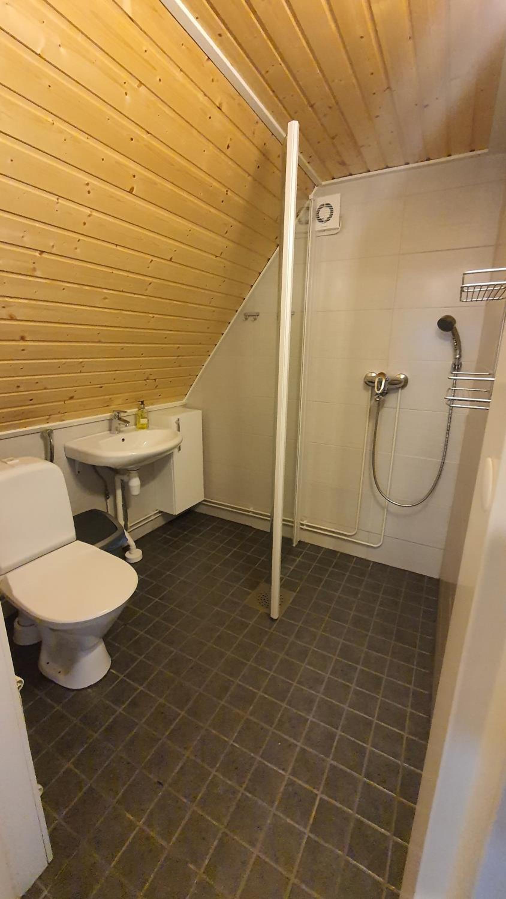 Standard Twin Room - Photo 21