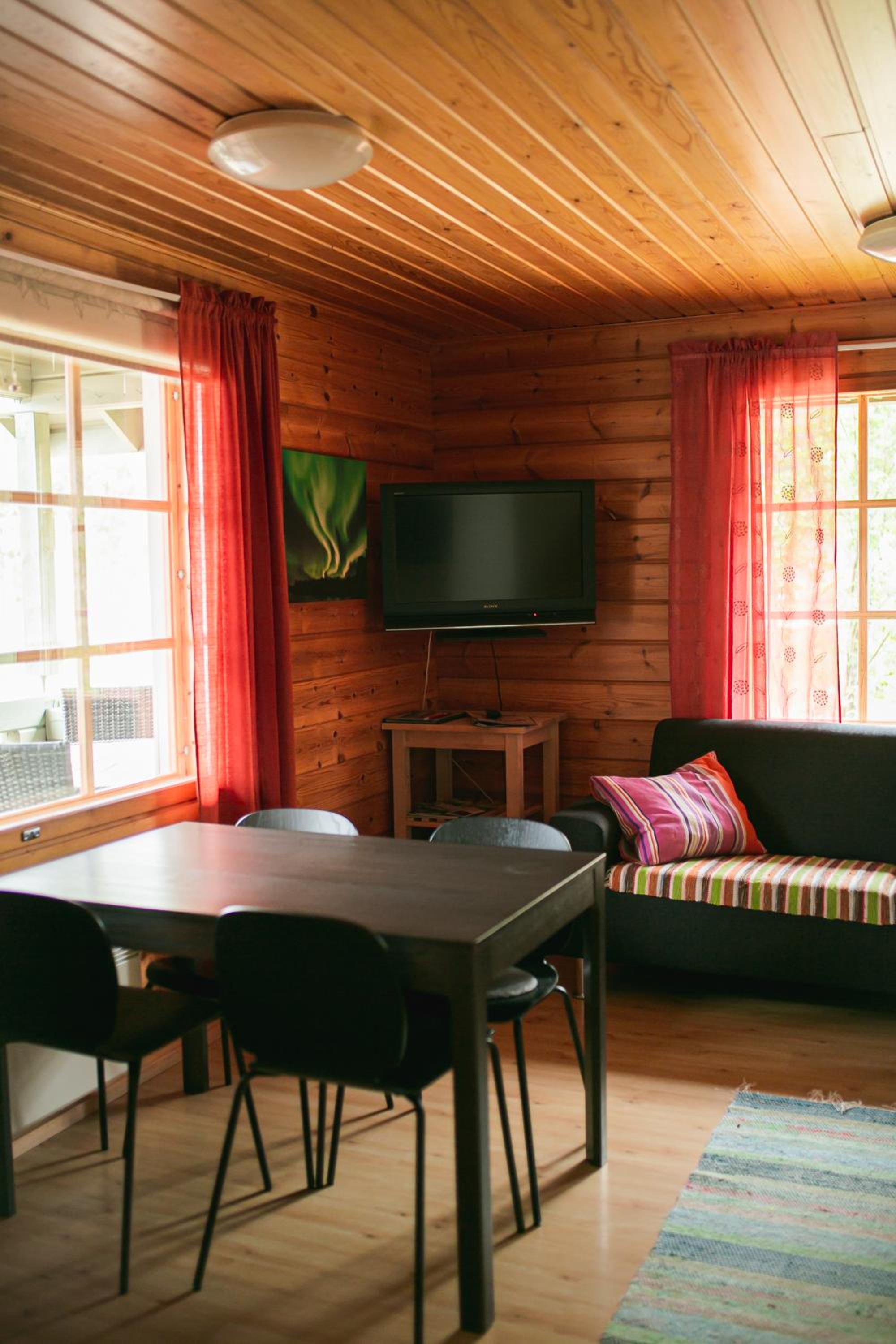 Four-Bedroom Cottage (8 Adults)  - Photo 1
