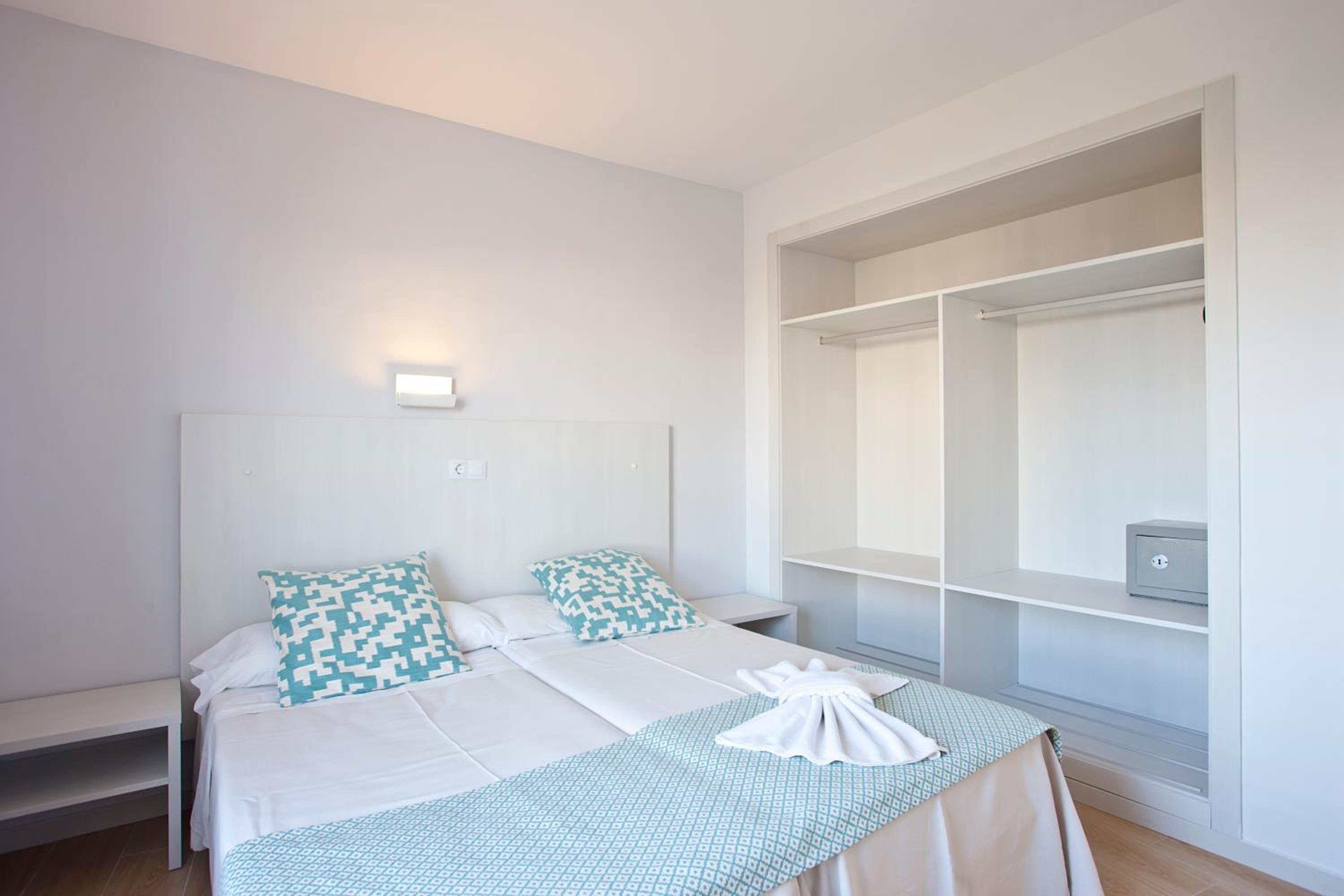 Comfort One-Bedroom Apartment with Balcony