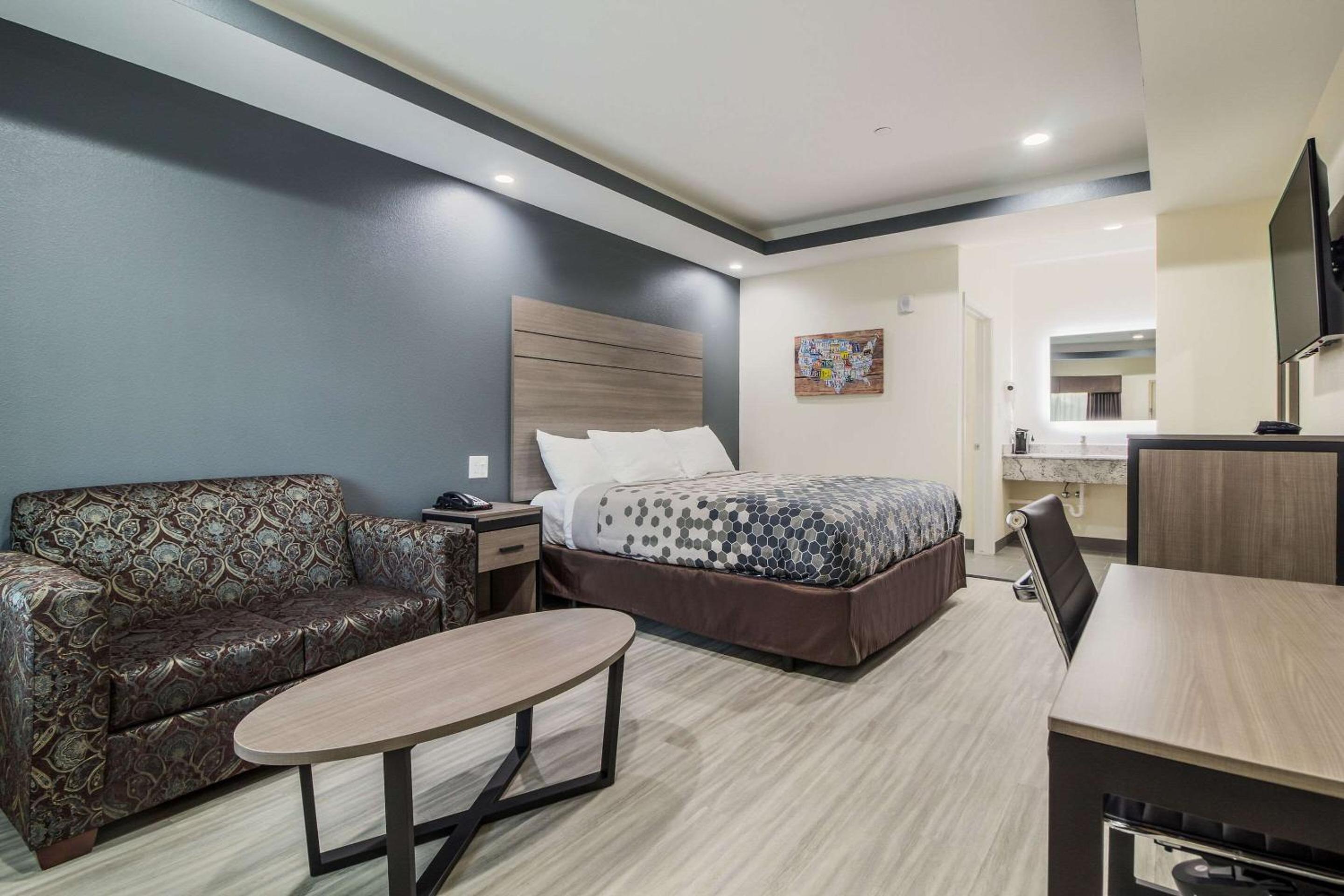 Standard King Room - Non-Smoking  - Photo 1