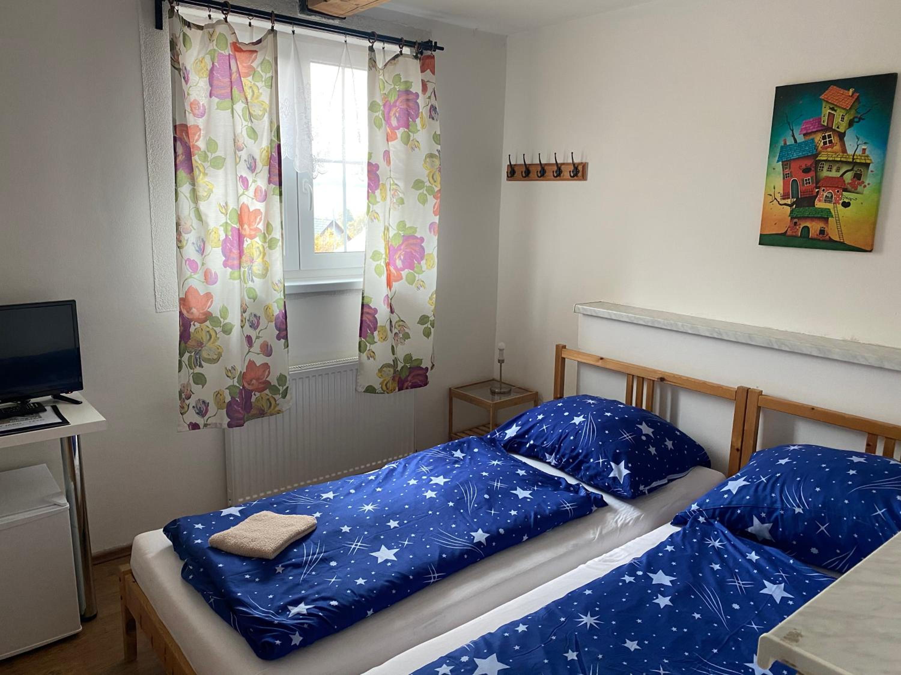 Quadruple Room with Private Bathroom photo 2