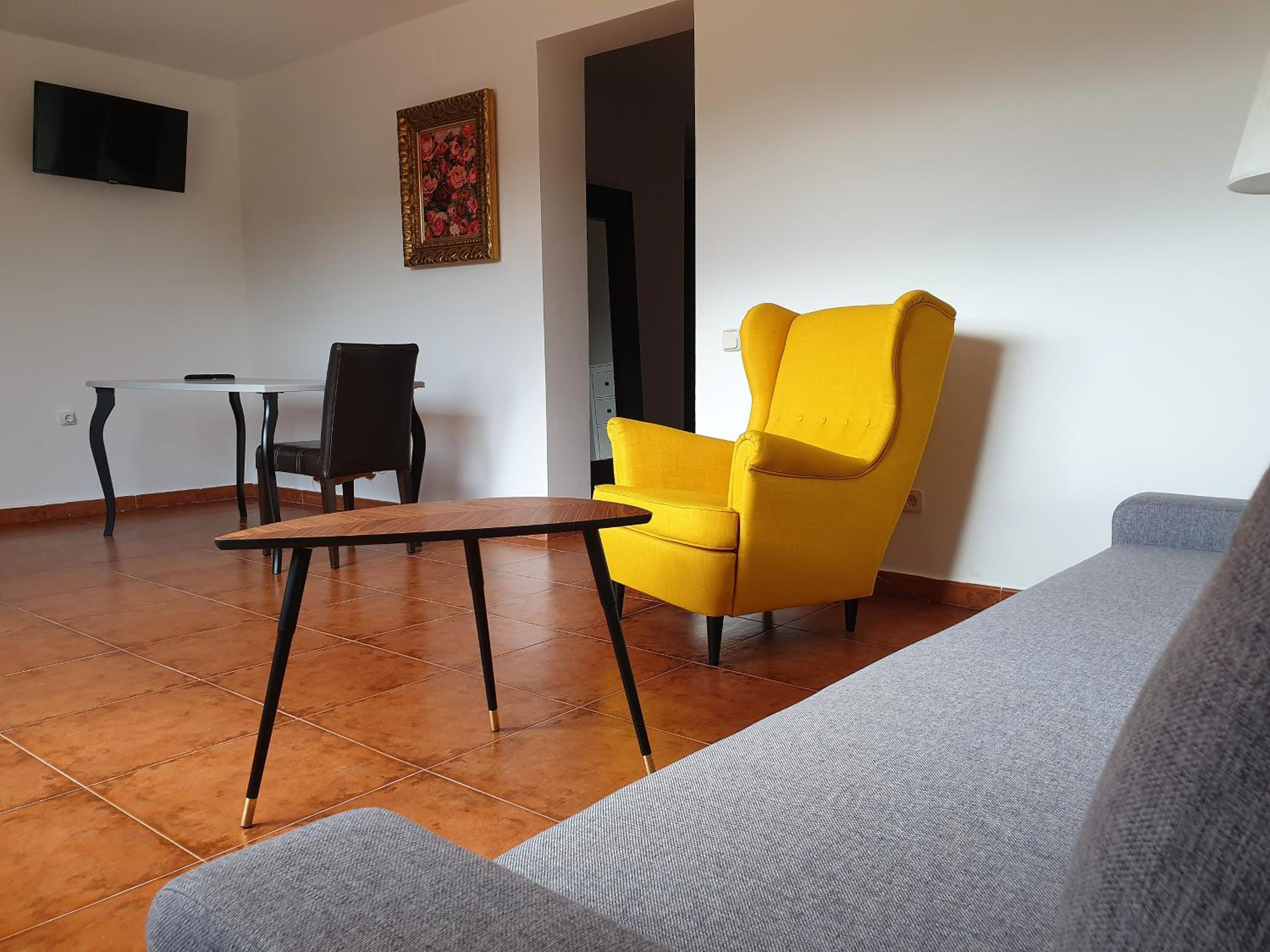 Studio with Sofa Bed - Photo 18