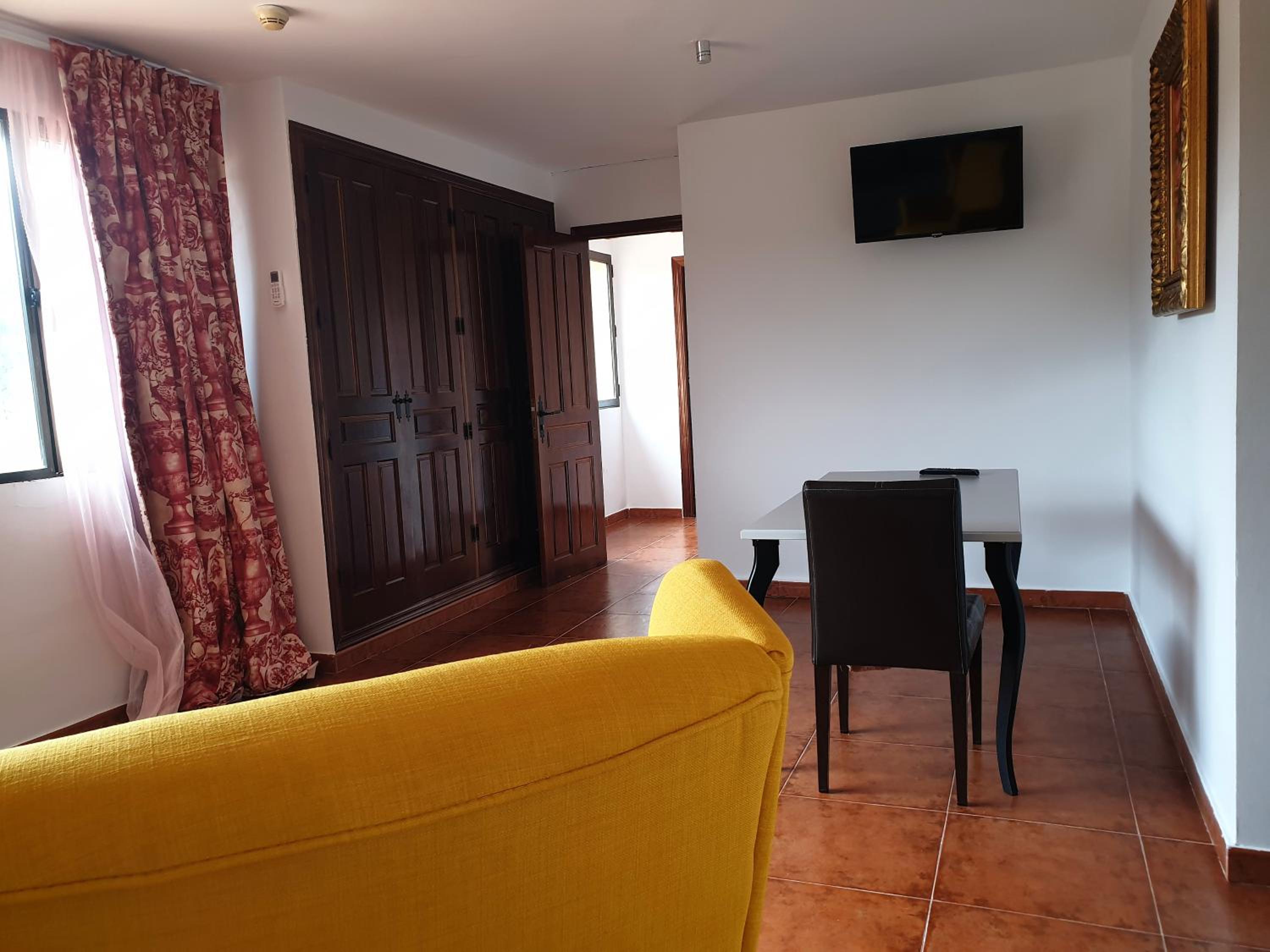 Studio with Sofa Bed - Photo 19