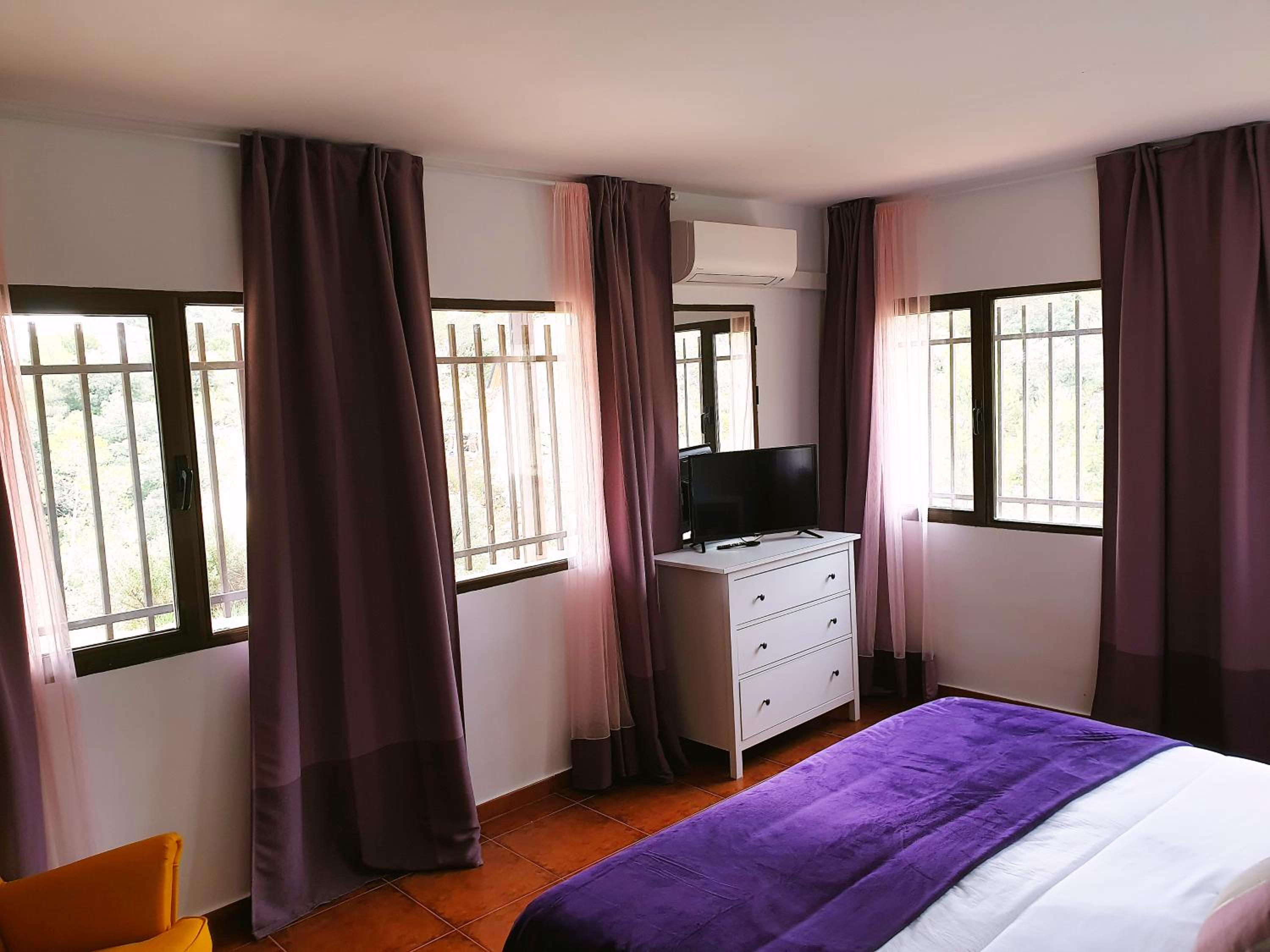 Deluxe Room - Photo 2