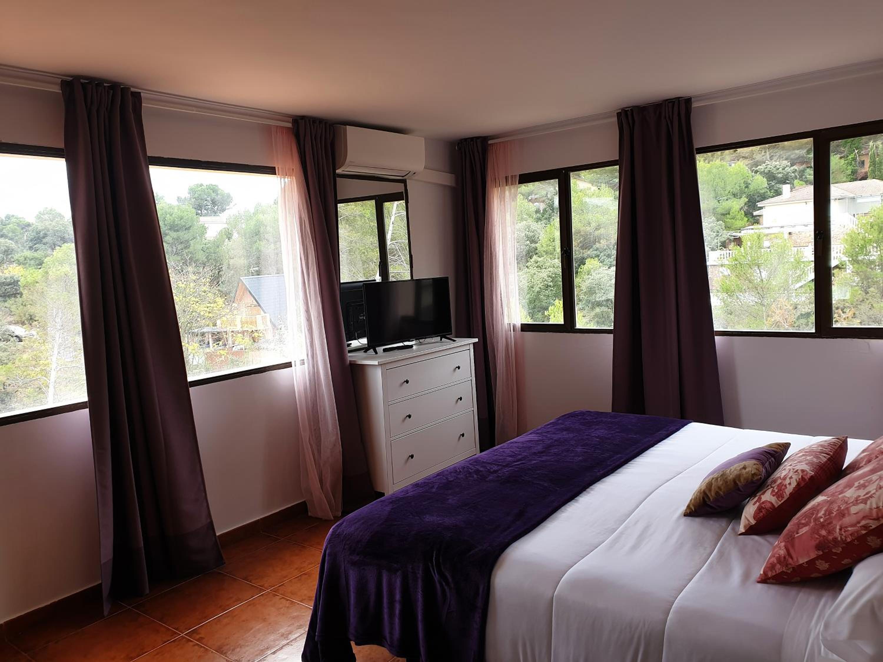 Deluxe Room - Photo 6