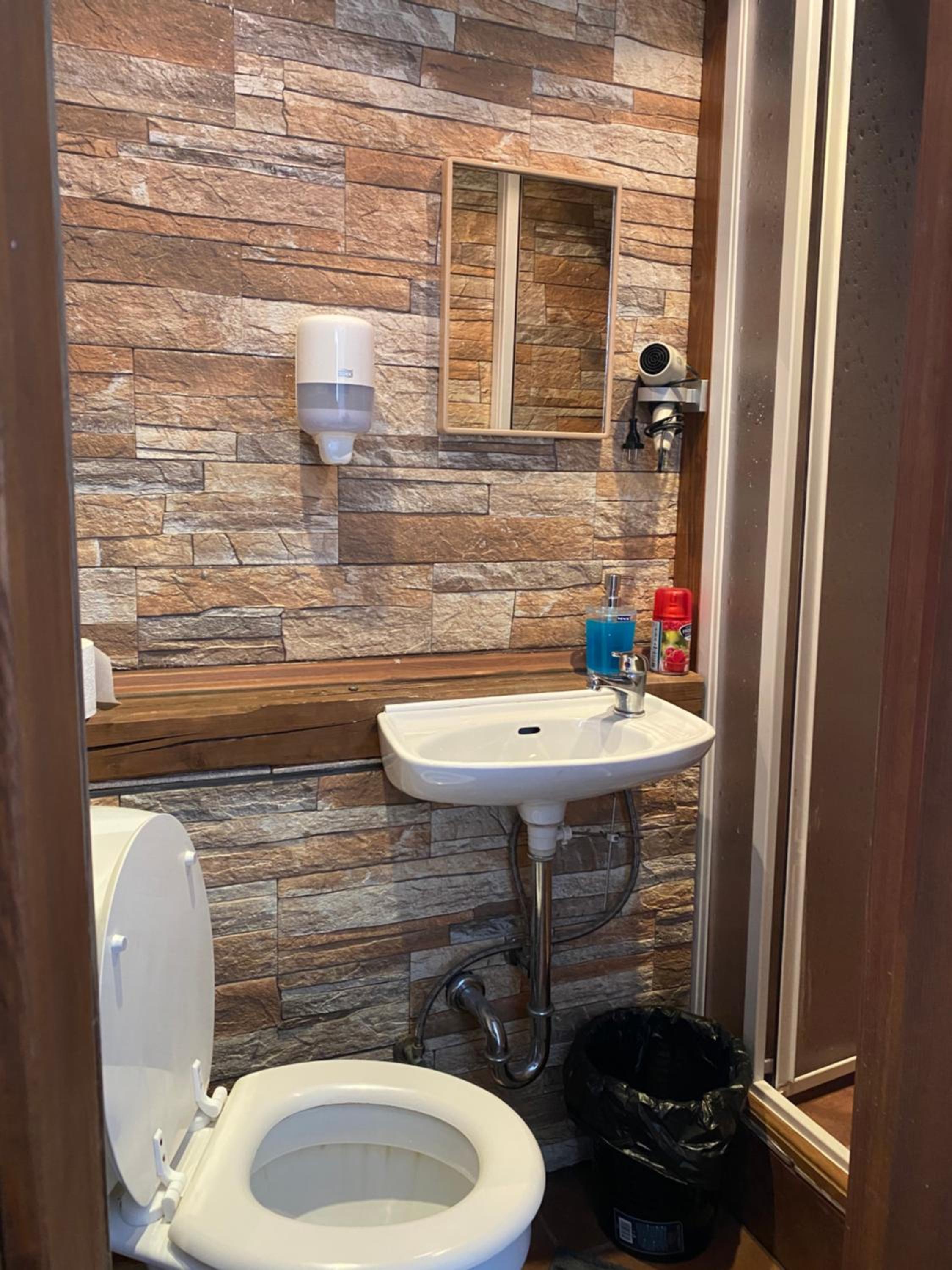 Double Room with Private Bathroom photo 2