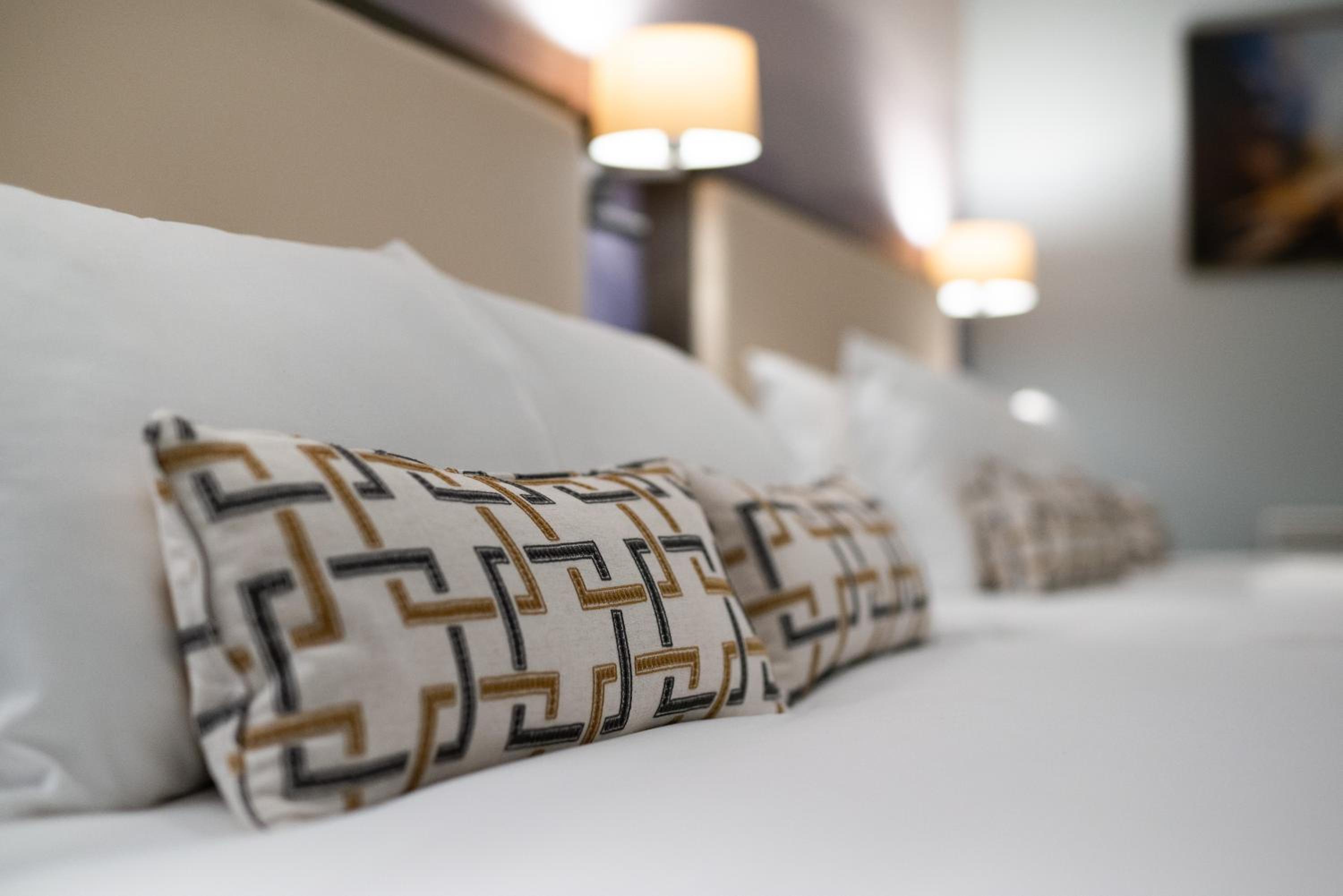 Classic Double Room with Two Double Beds - Photo 7