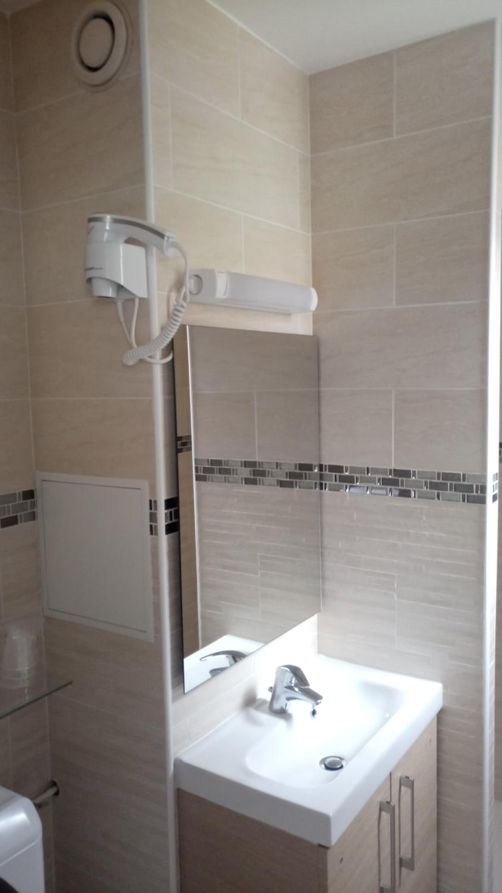 Single Room with Shower photo 3