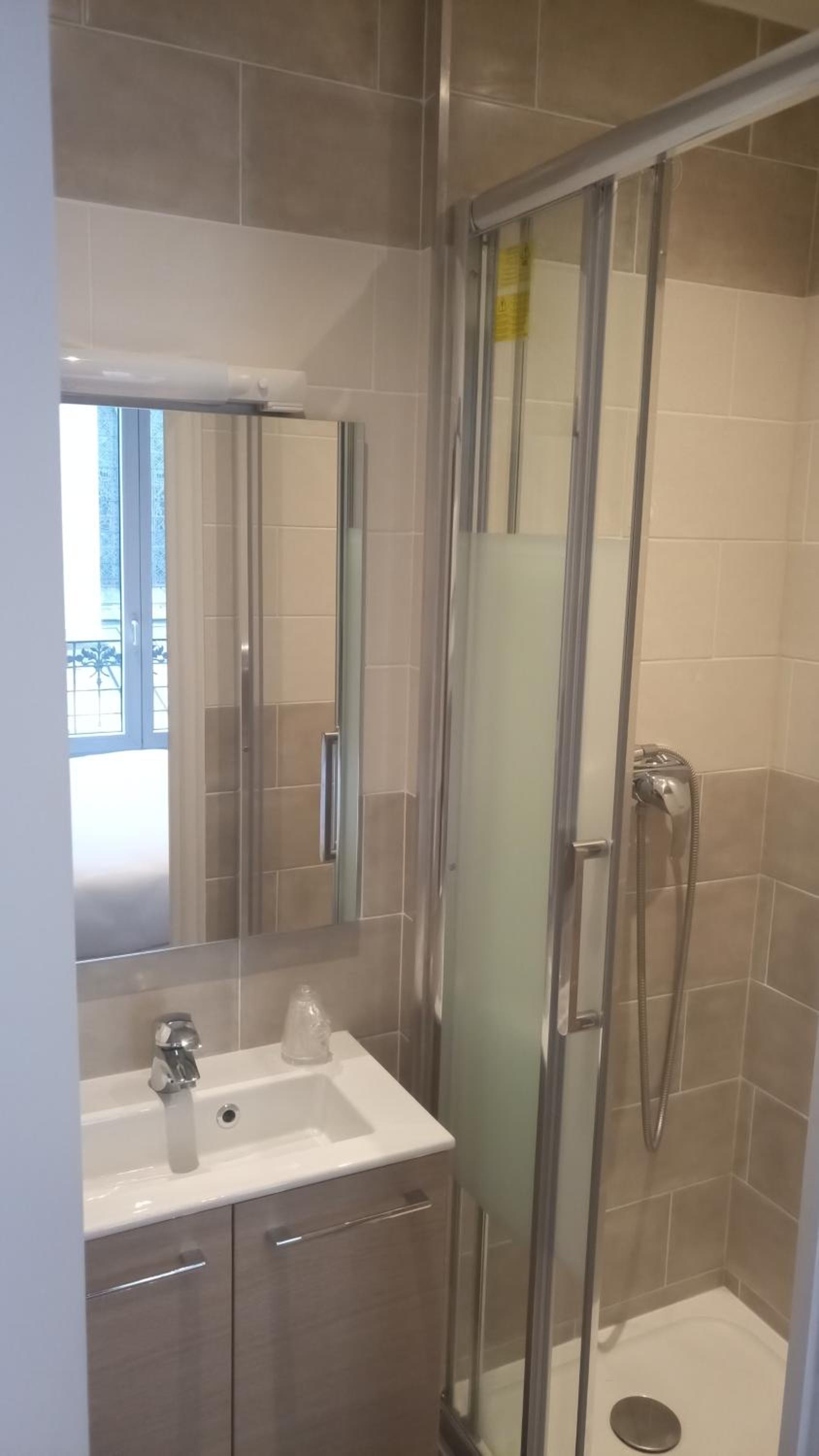 Double Room with Shower photo 3