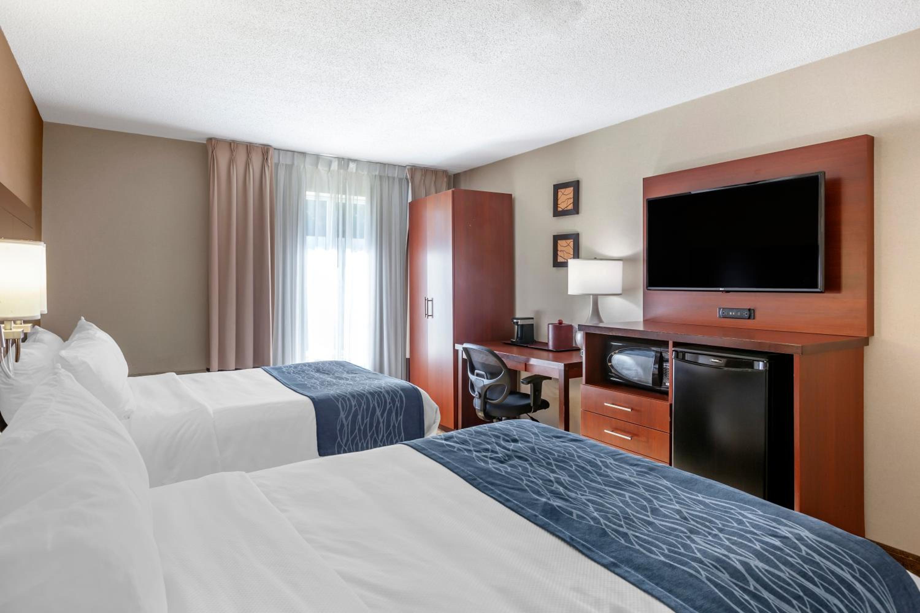 Double Room with Two Double Beds - Non-Smoking - Photo 1
