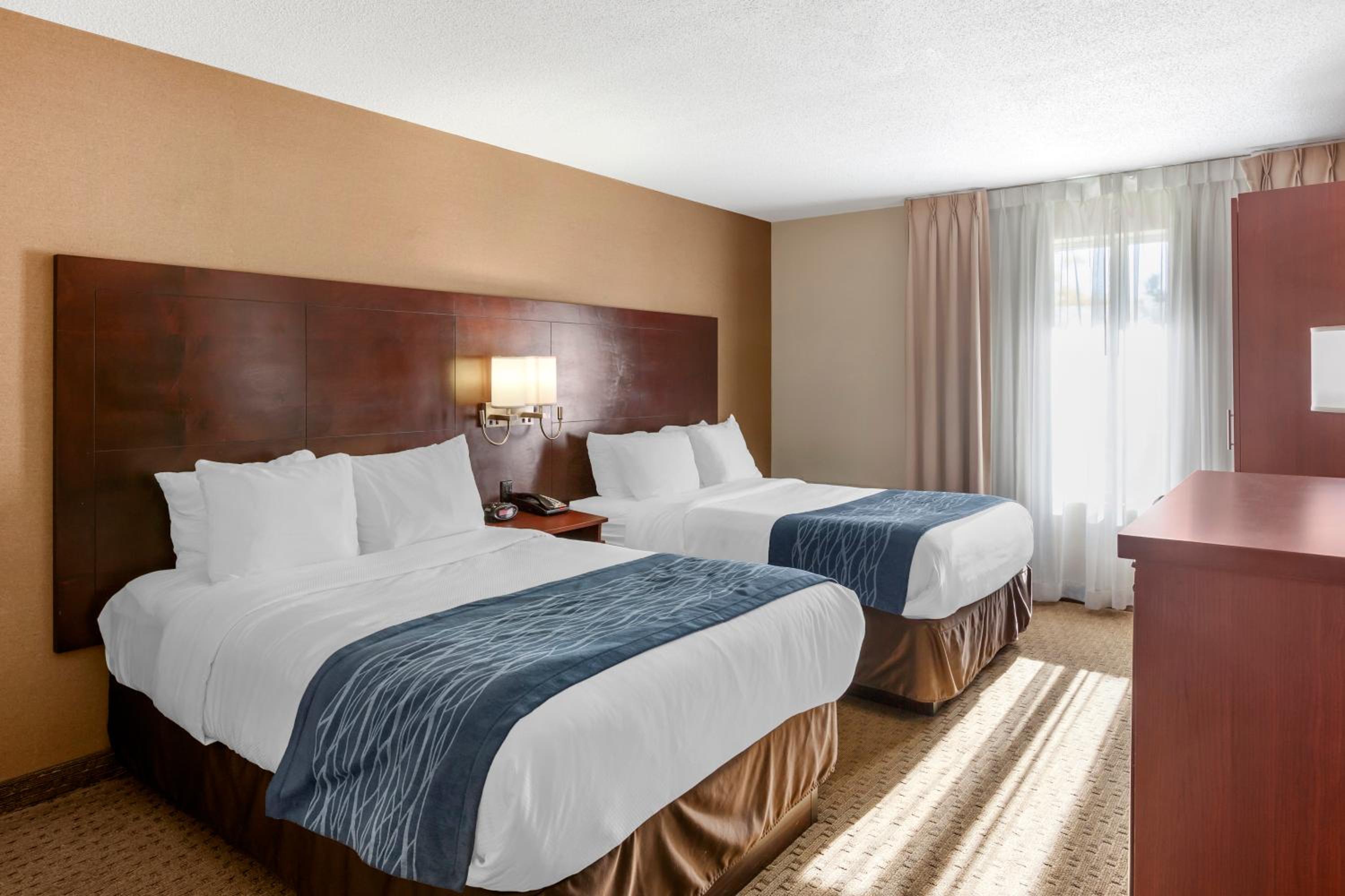 Double Room with Two Double Beds - Non-Smoking - Photo 2