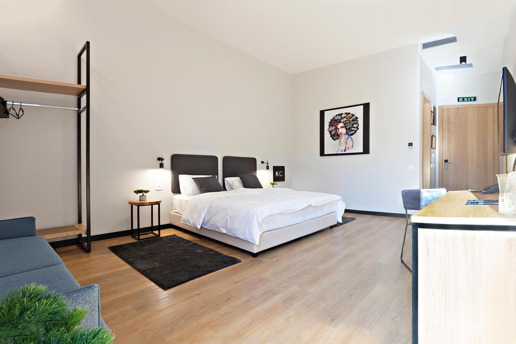 Large Double or Twin Room photo 3