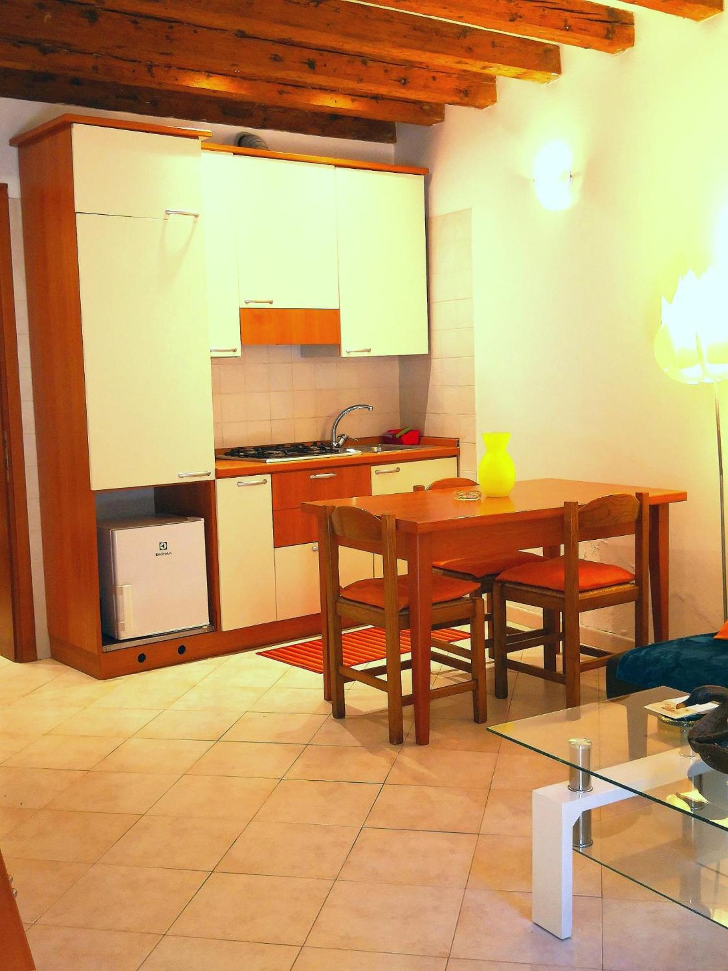 Deluxe Apartment photo 2