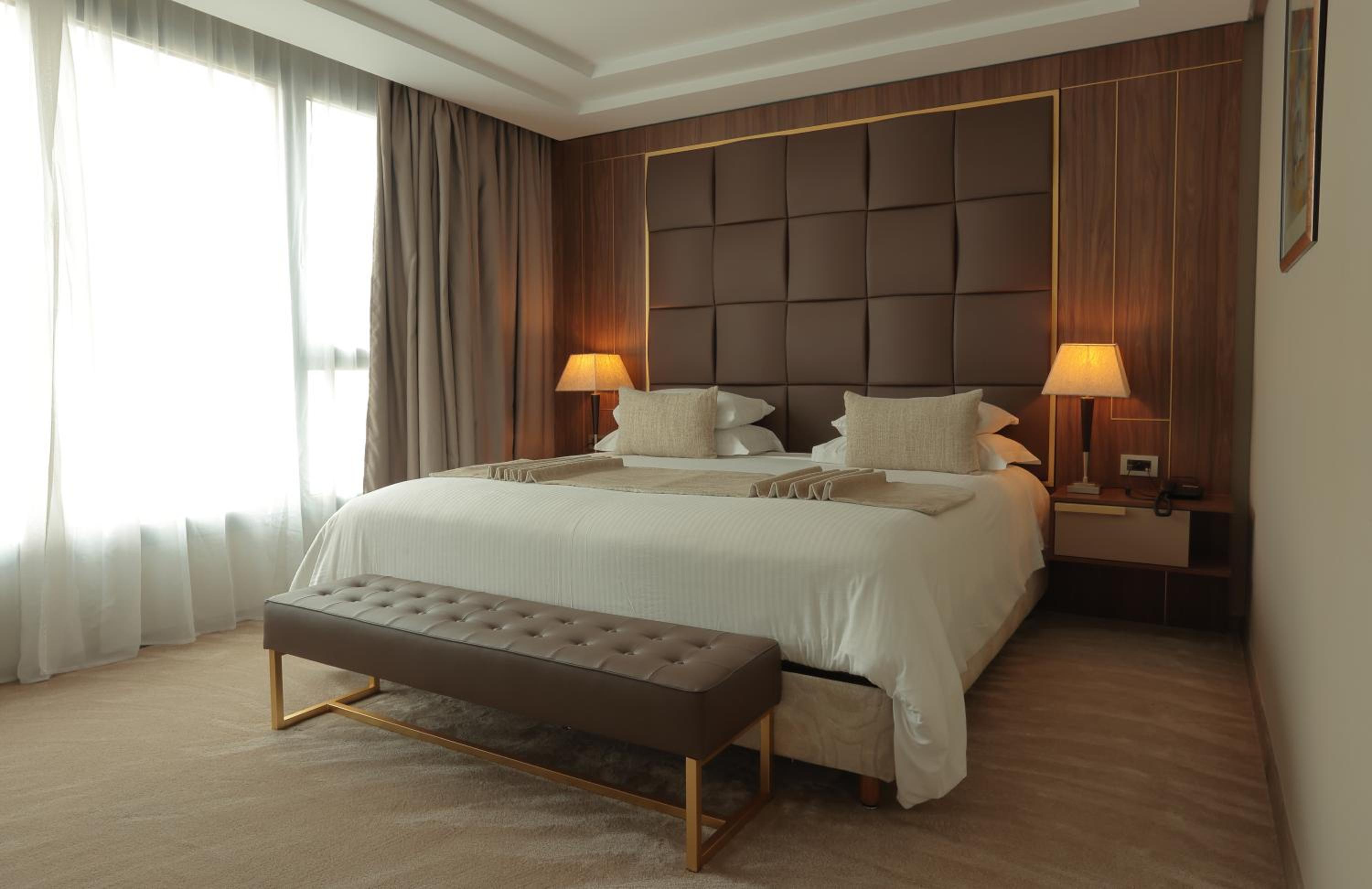 Ambassador Suite - Photo 8