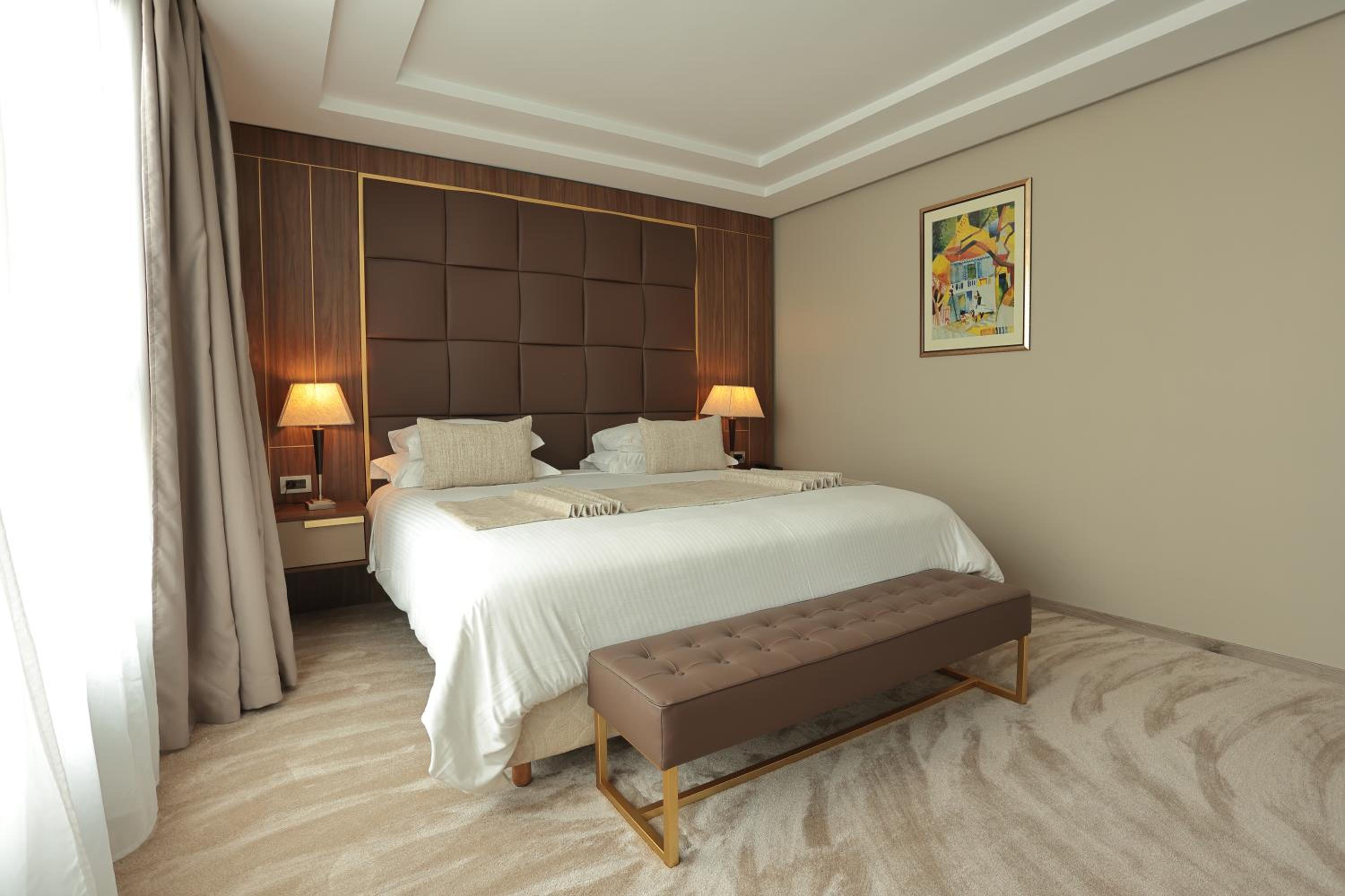 Ambassador Suite - Photo 3