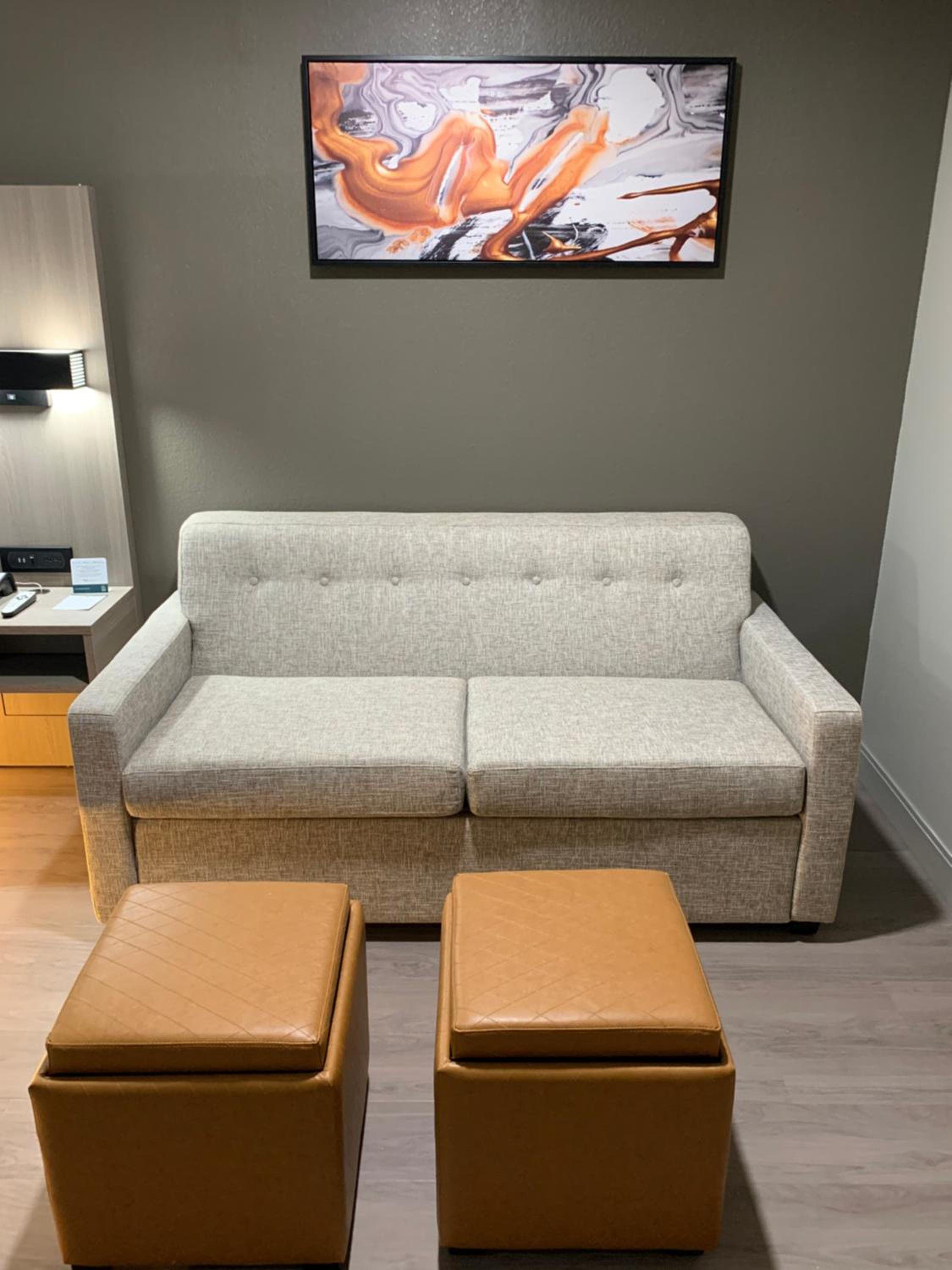 King Suite - Non-Smoking - Photo 2