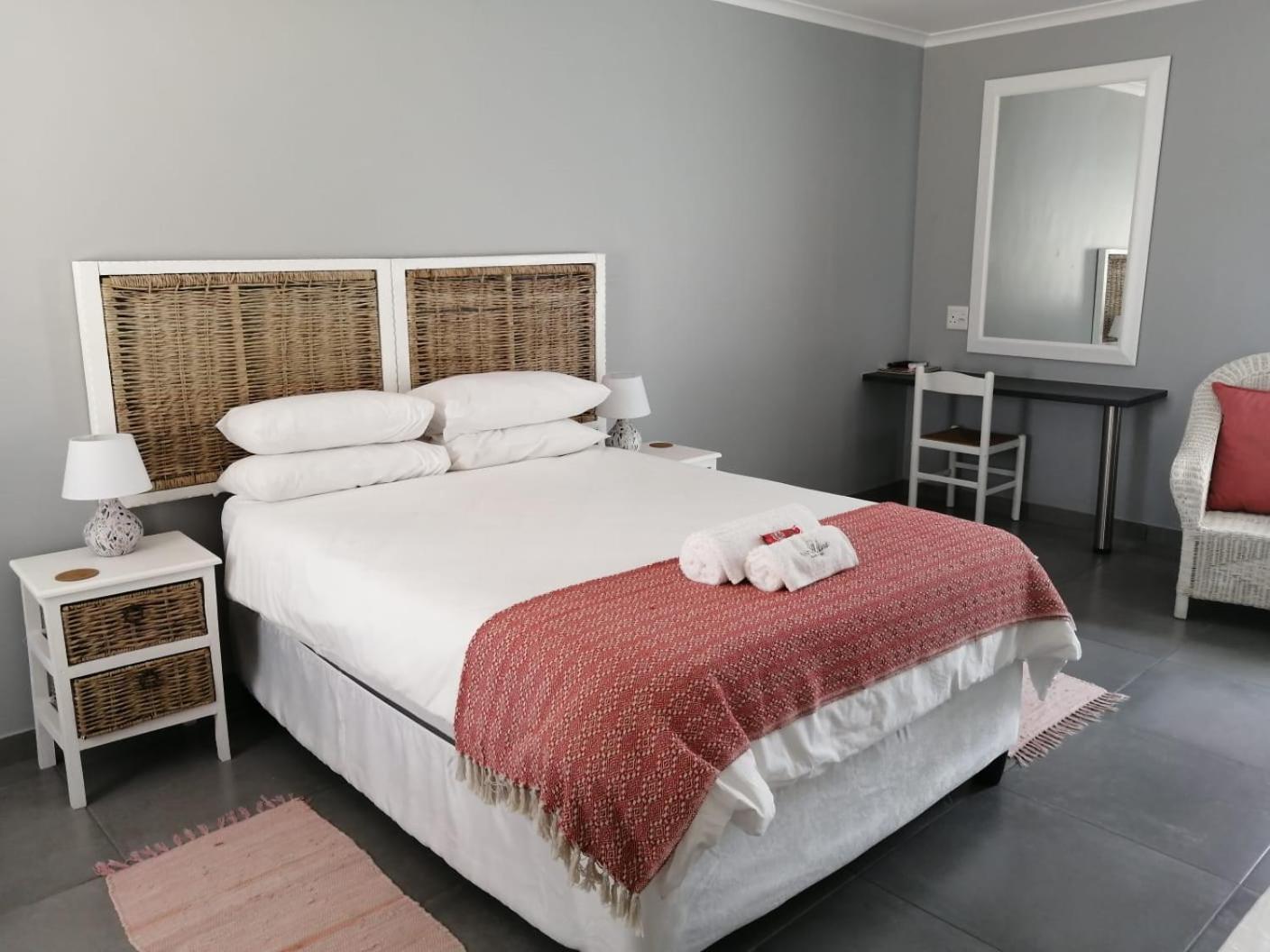 Standard Twin Room - Photo 5