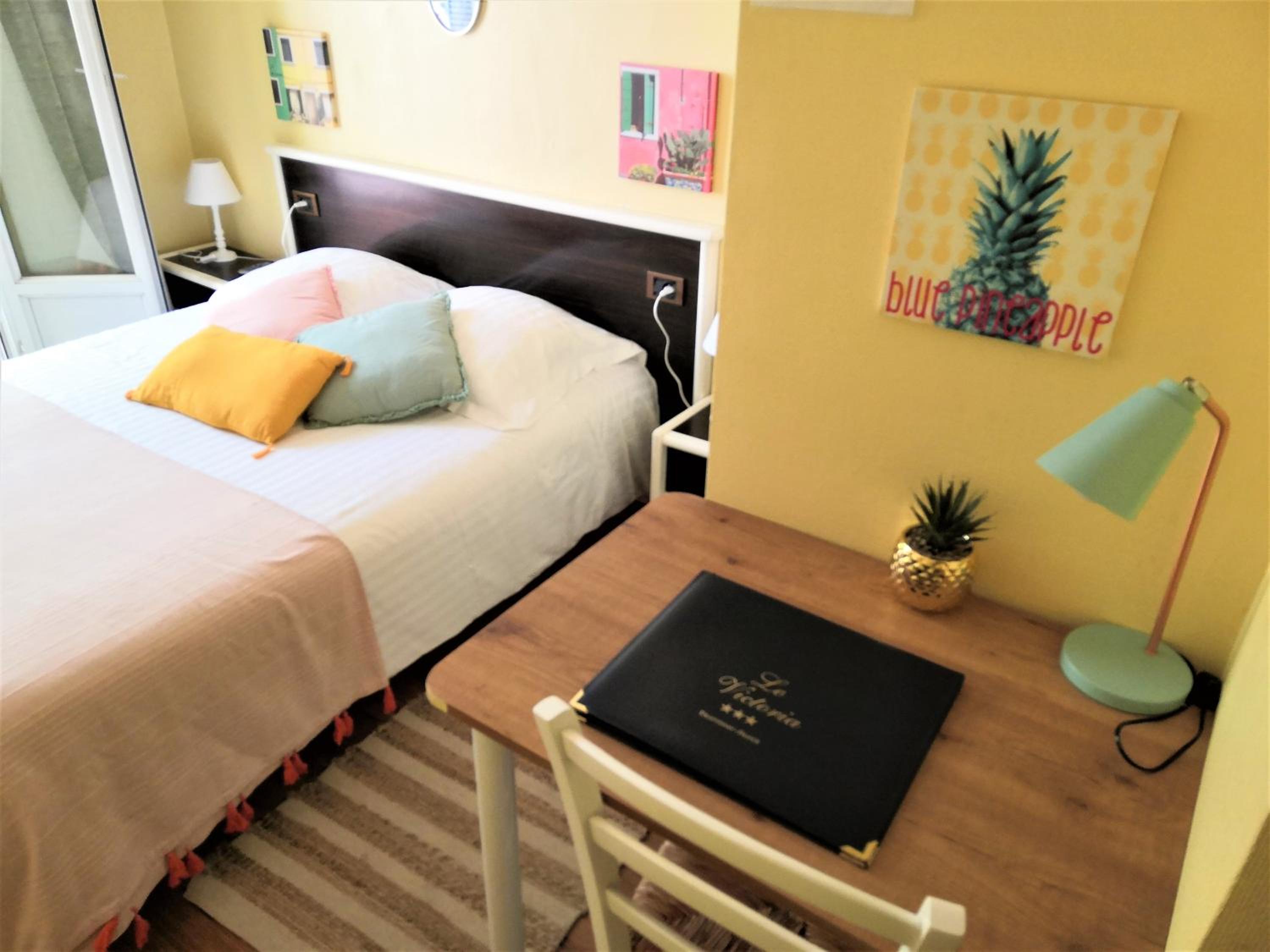 Standard Double Room with City View