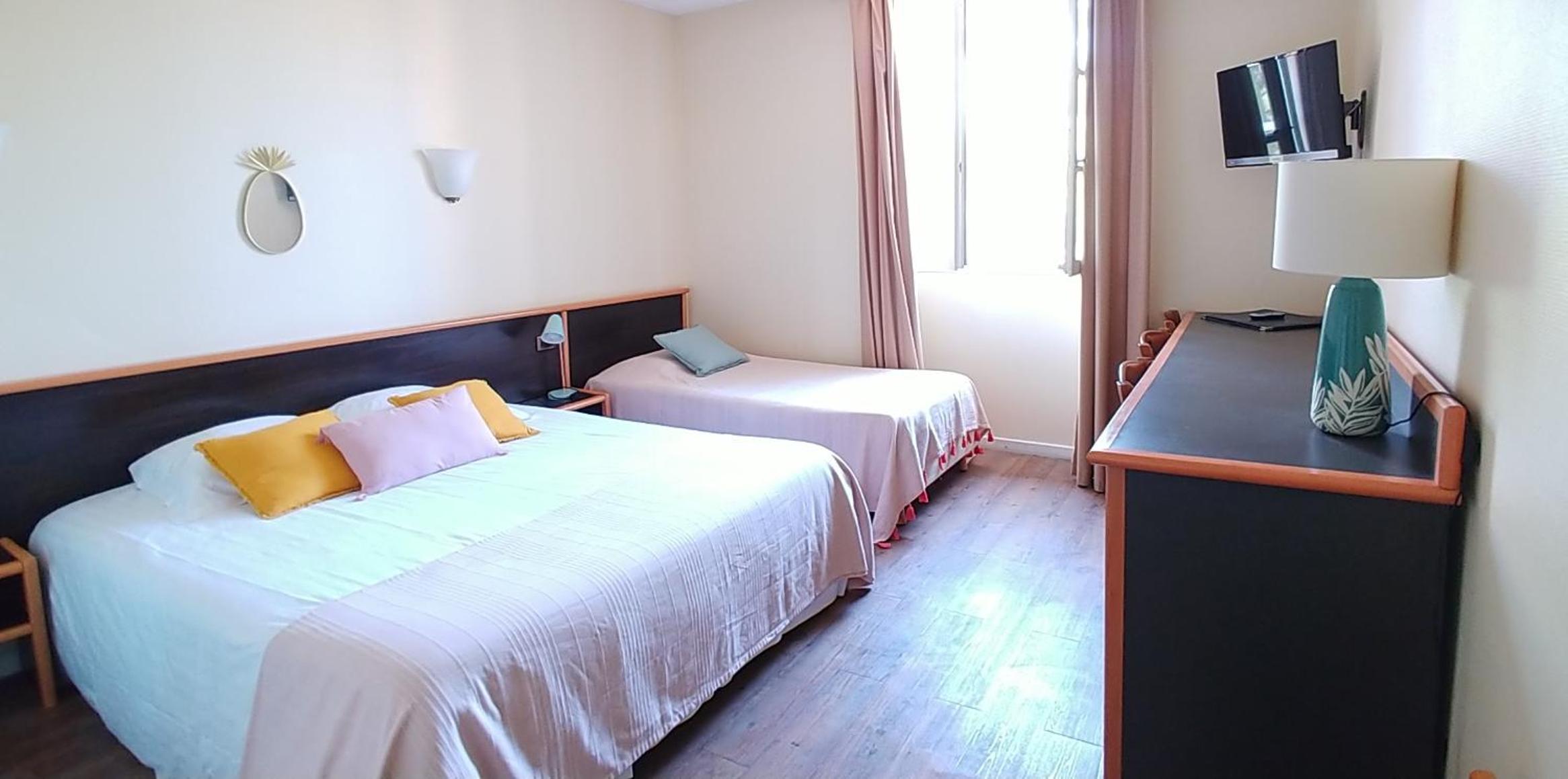Superior Double Room with Garden View - Photo 7