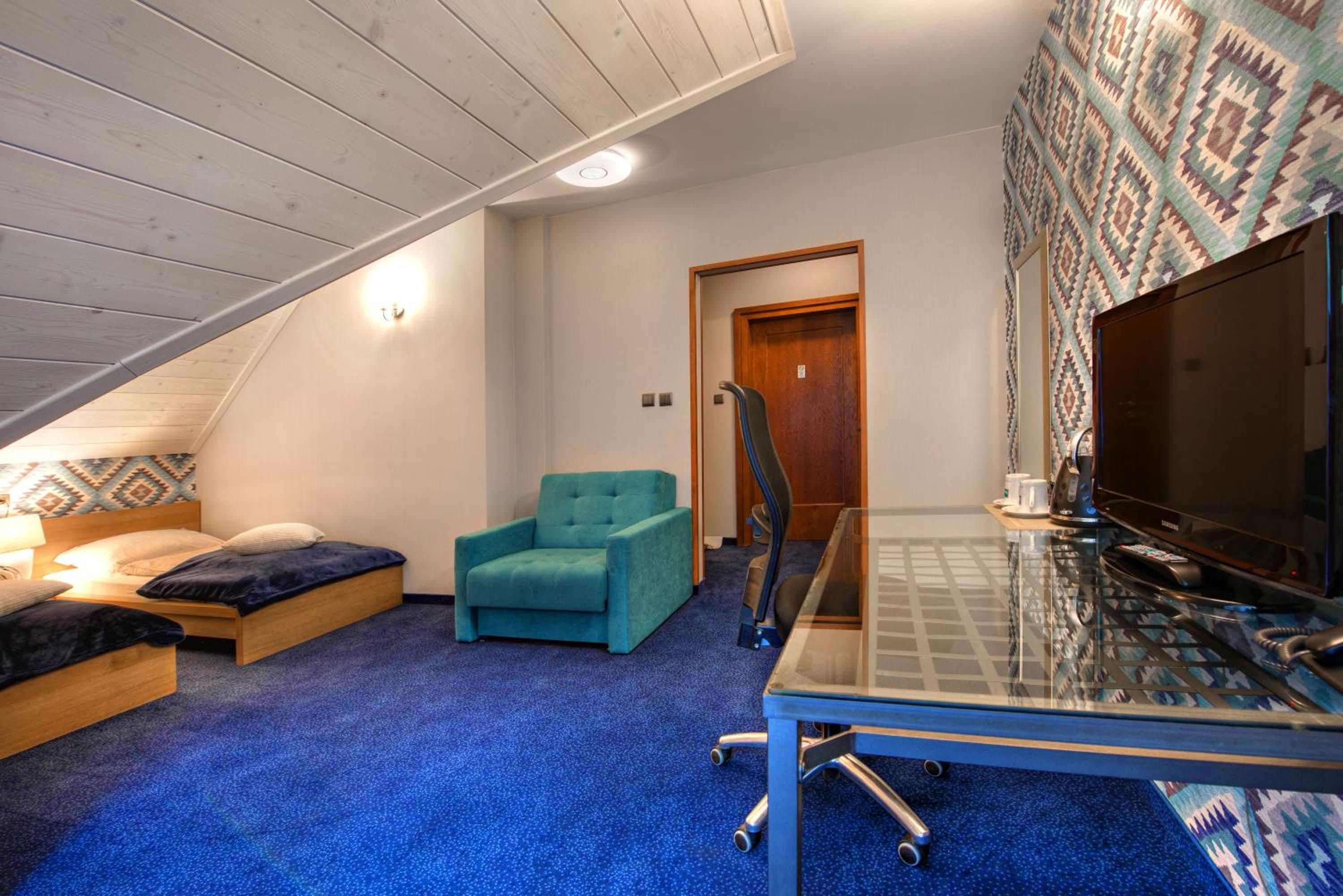 Twin Room - Photo 9